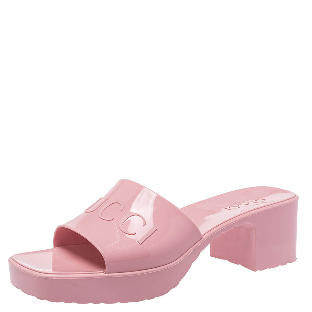 مملوكة مسبقًا Gucci Pink Rubber Slide Sandals Size 39