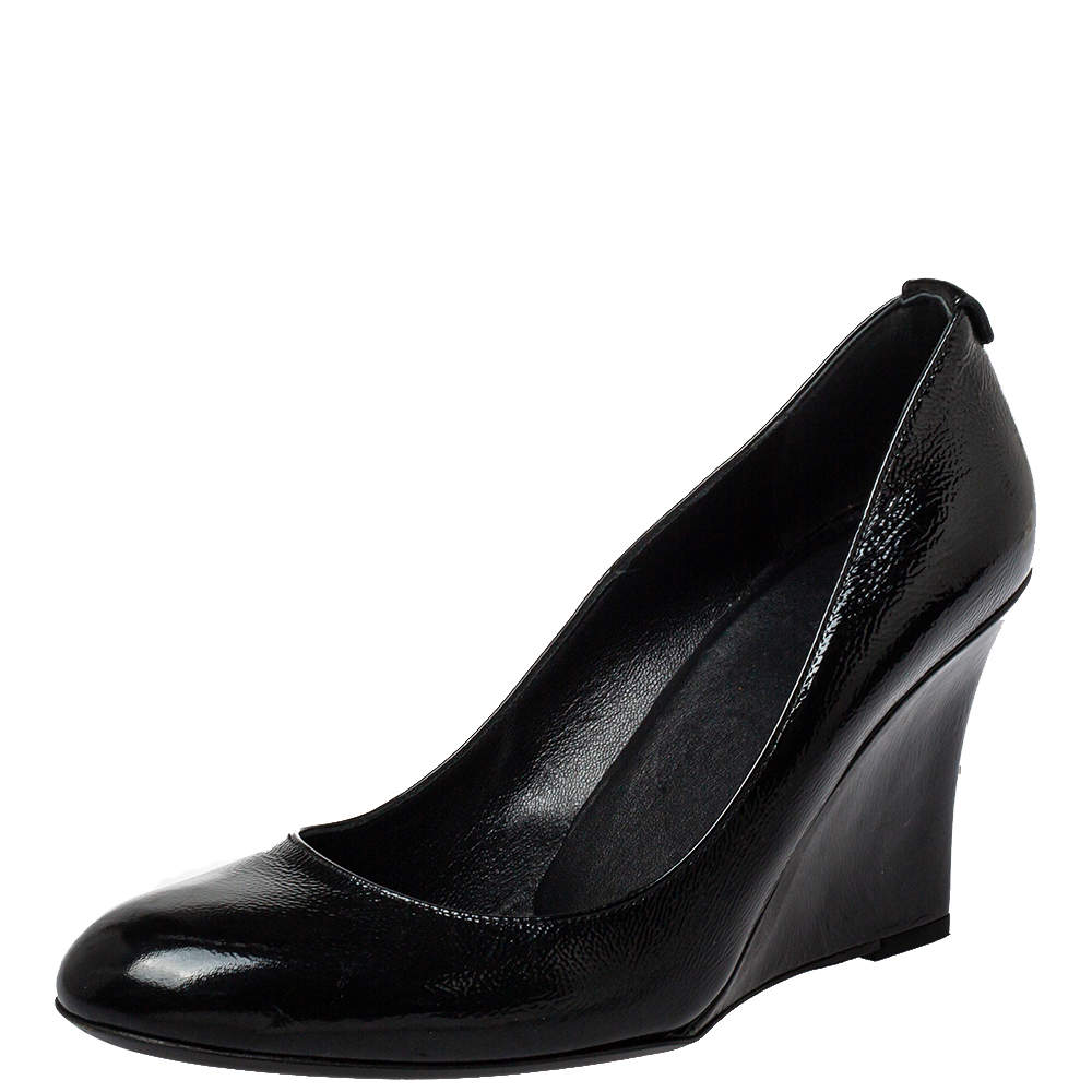 Pre Owned حذاء كعب عالي غوتشي كعب روكي جلد لامع منقوش أسود مقاس 38