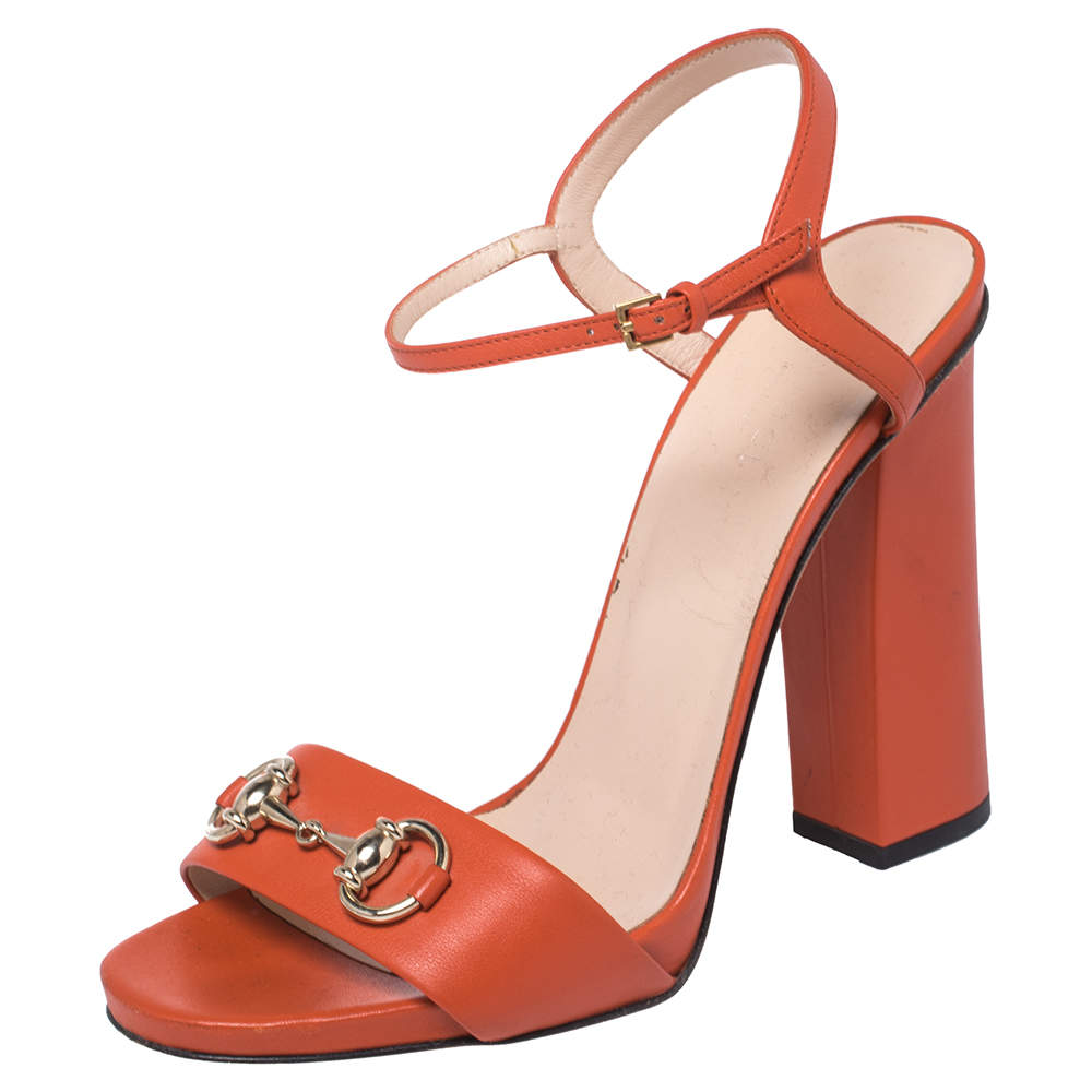 مملوكة مسبقًا Gucci Orange Leather Horsebit Ankle Strap Sandals Size 39