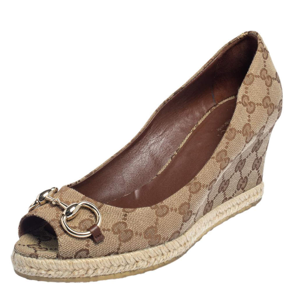 Pre Owned حذاء كعب عالي غوتشي شارلوت مزين هورسبيت كعب روكي إسبادريل مقدمة مفتوحة كانفاس جي جي بيج ميتاليك مقاس 39.5