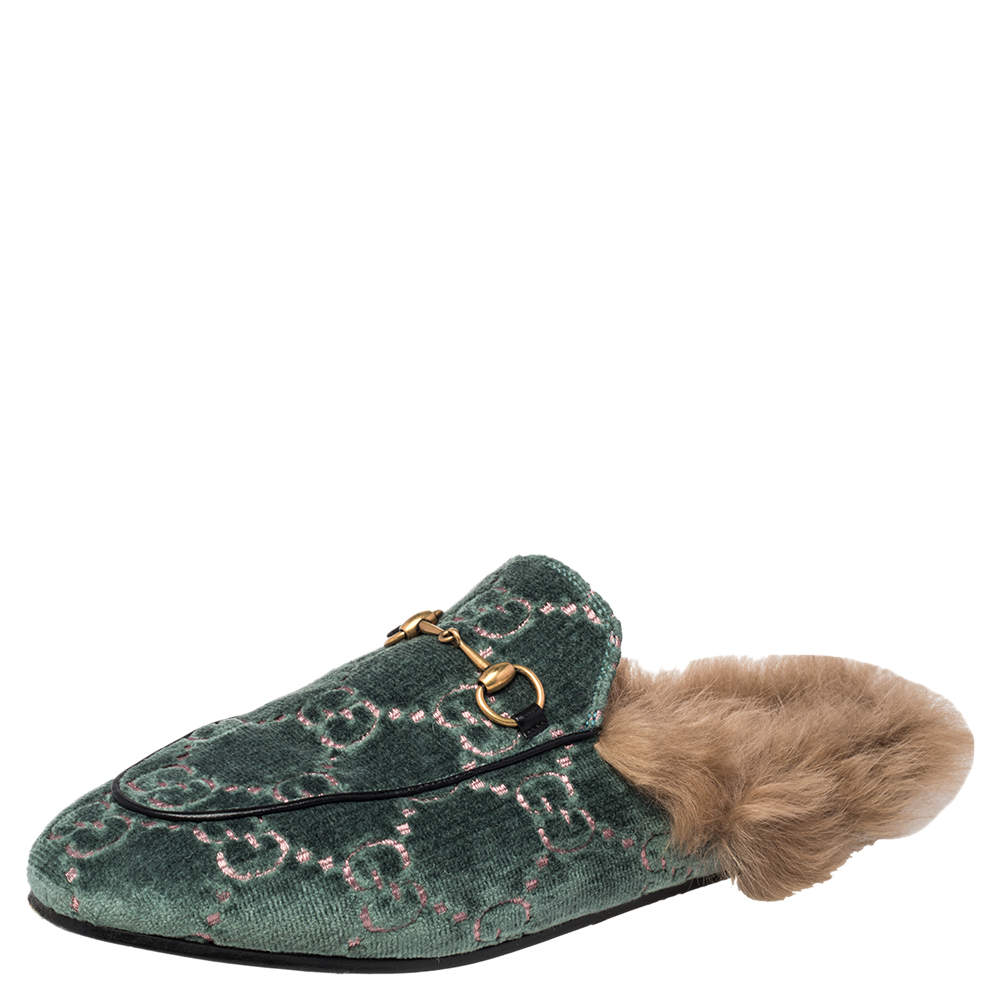 مملوكة مسبقًا Gucci Green GG Velvet and Fur Lined Princetown Flat Mule Size 41