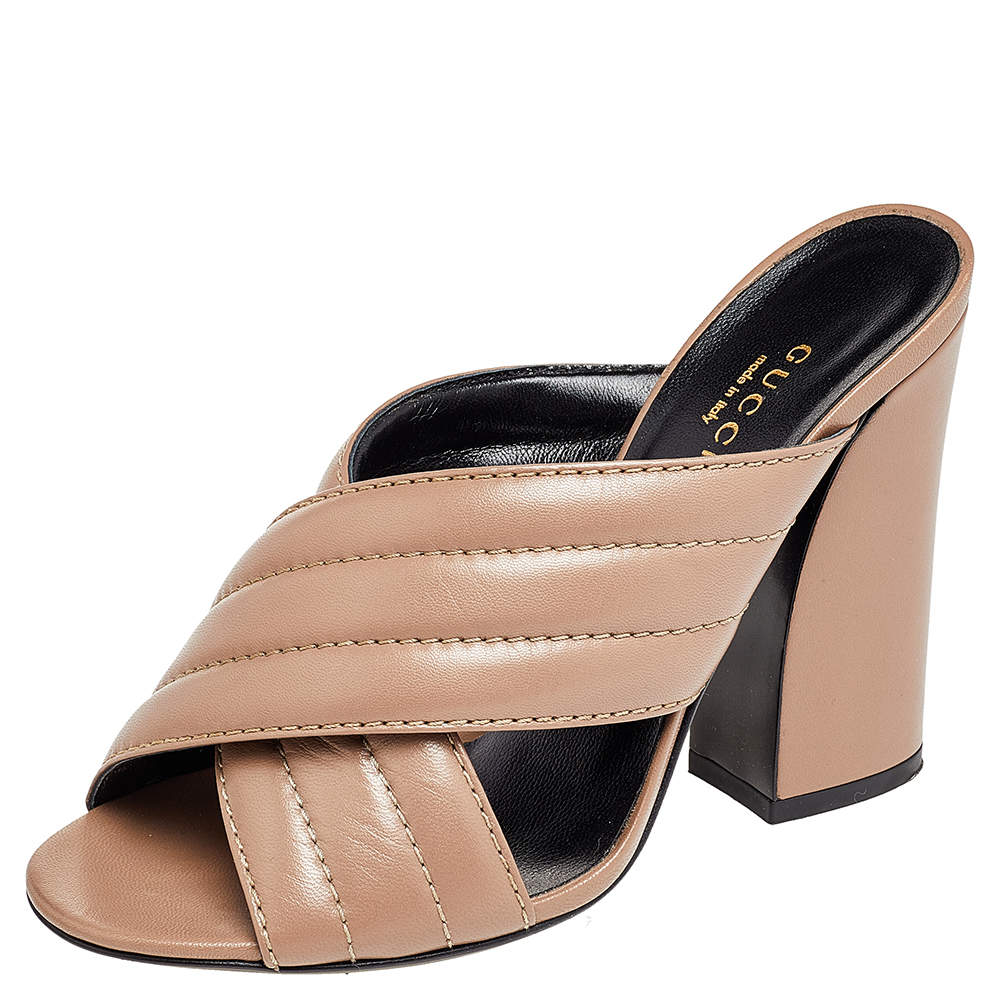 Pre Owned صندل سلايد غوتشي جلد مبطن بني فاتح سيور متعاكسة مقاس 36.5