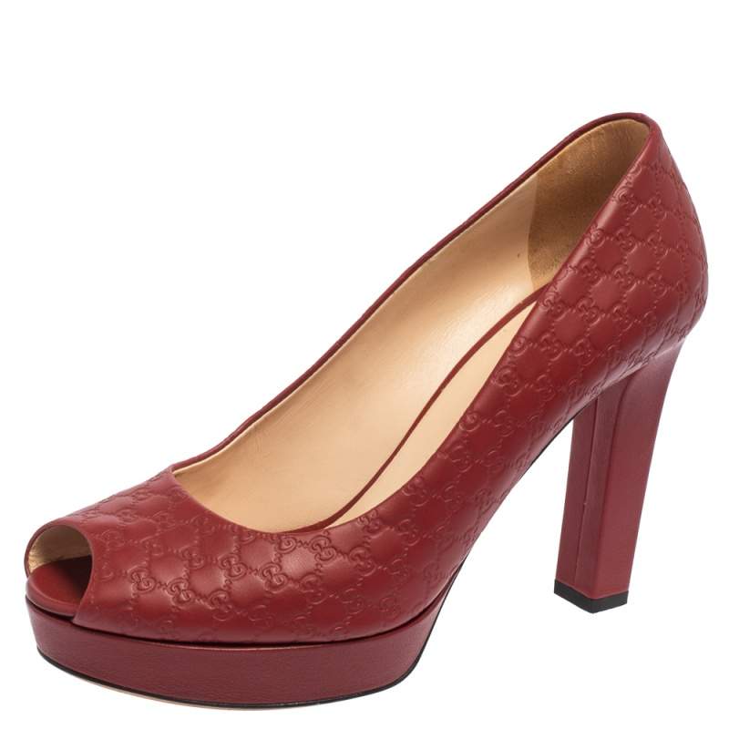 Pre Owned حذاء كعب عالى غوتشى جلد مايكروغوتشيسما أحمر مقدمة مفتوحة نعل سميك مقاس 38