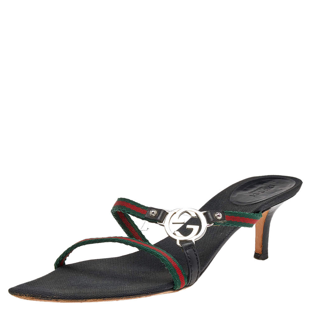 مملوكة مسبقًا Gucci Black Canvas GG Logo Sandals Size 38.5