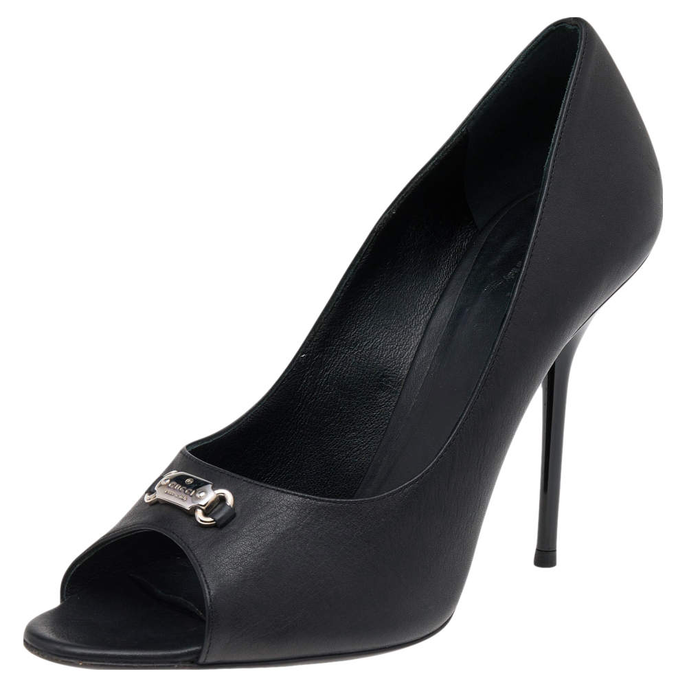 Pre Owned Gucci Black Leather Logo Plaque Open Toe Pumps Size 40
