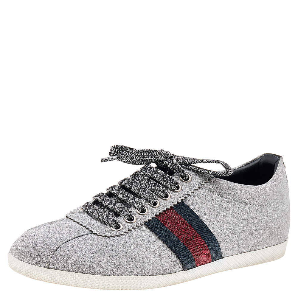 مملوكة مسبقًا حذاء رياضي غوتشي بامبي غليتر فضي ميتاليك مزين ويب مرصع منخفض من أعلى مقاس 38