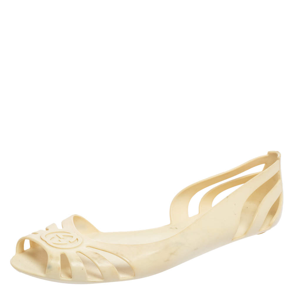 مملوكة مسبقًا حذاء فلات باليرينا غوتشي دورسيه شعار جي متشابك جيلي بيج فاتح مقاس 39