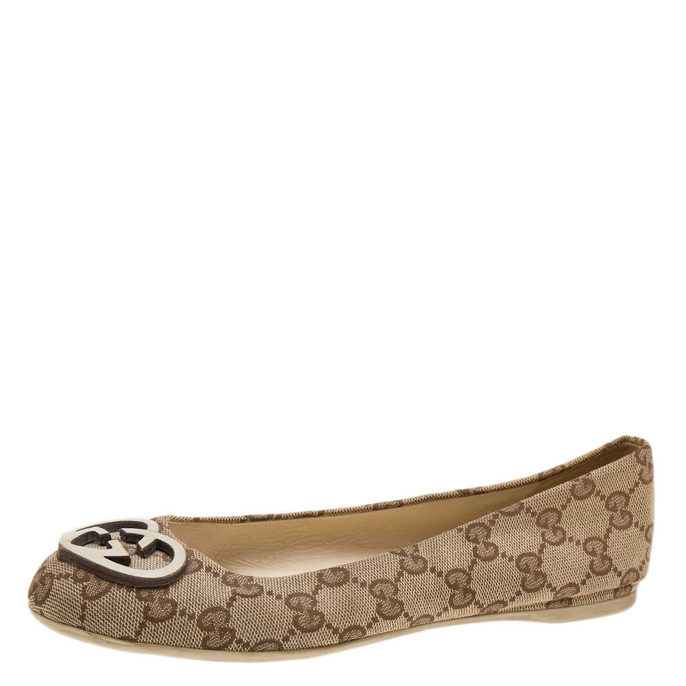 Pre Owned Gucci Beige GG Canvas Heart Shaped Interlocking GG Ballet Flats Size 36