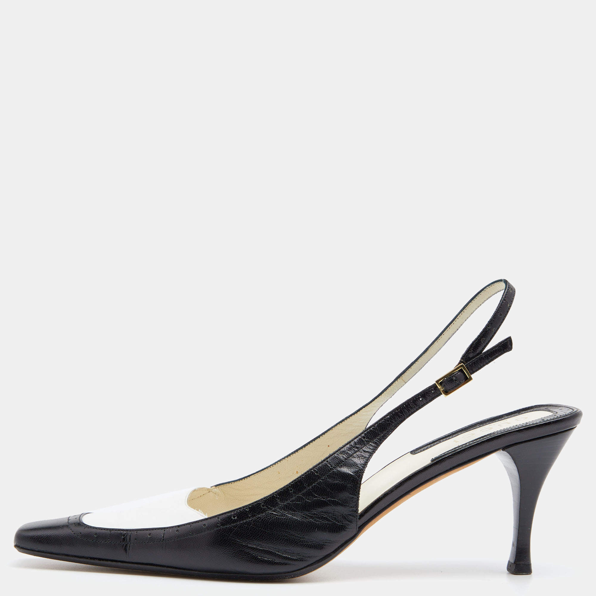 مملوكة مسبقًا صندل غوتشي جلد مثقب أبيض/أسود بحزام خلفي للكاحل مقاس 41