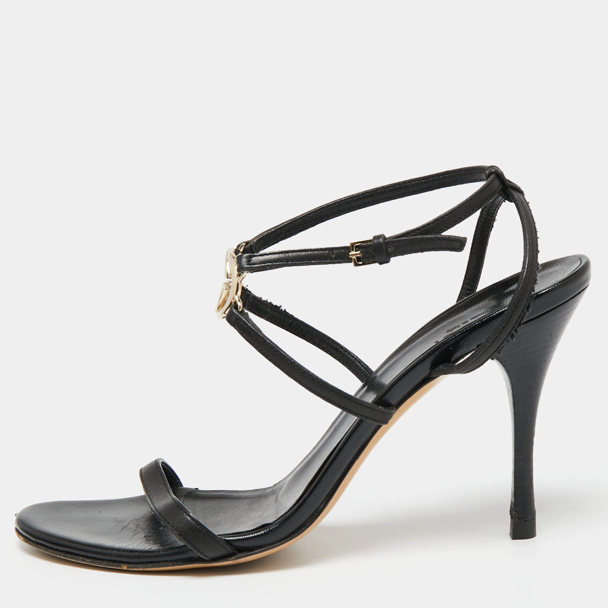 Pre Owned صندل غوتشي جلد أسود مزين حرف جي متداخل سير كاحل مقاس 38