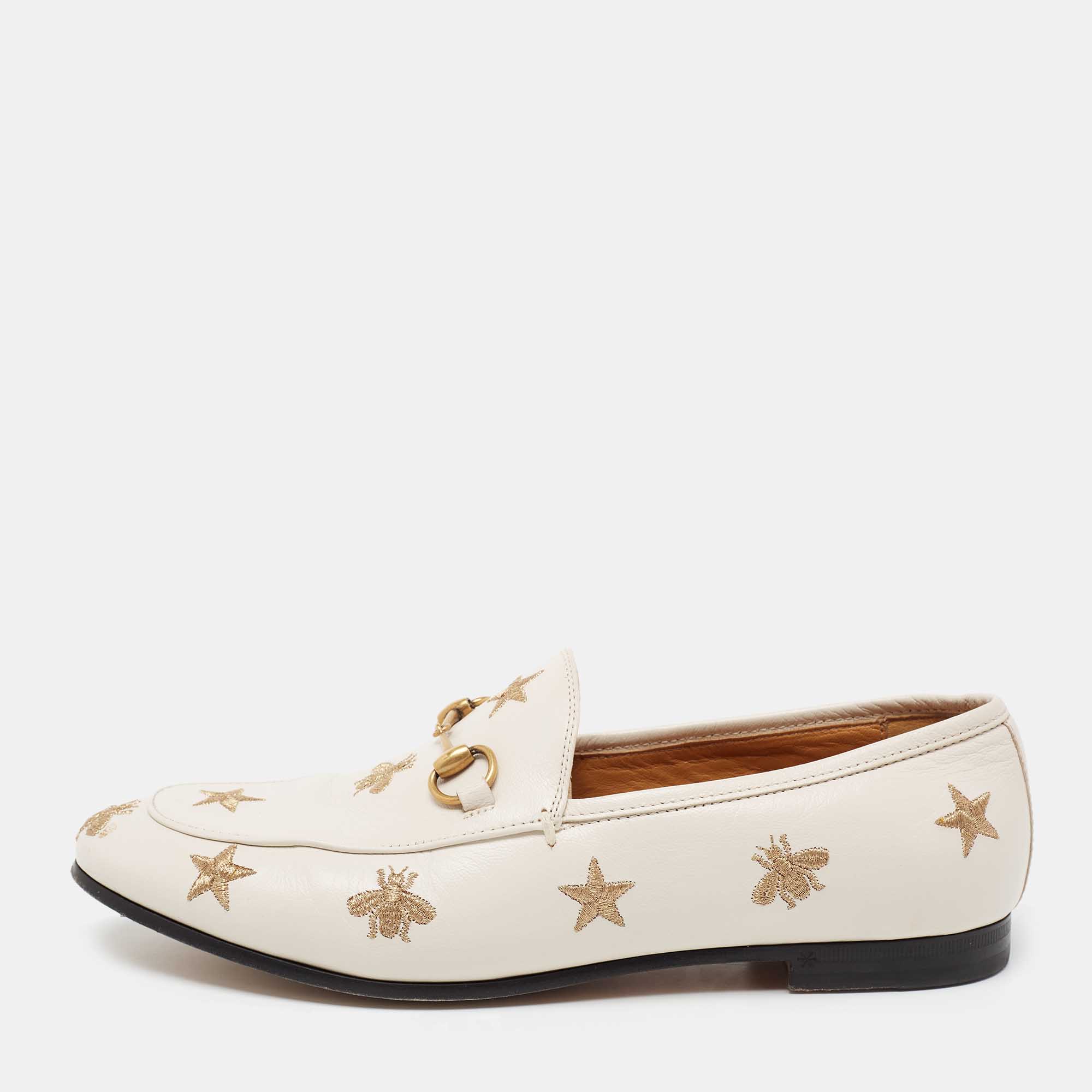 مملوكة مسبقًا Gucci White Bee & Star Embroidered Leather Jordaan Loafers Size 38.5