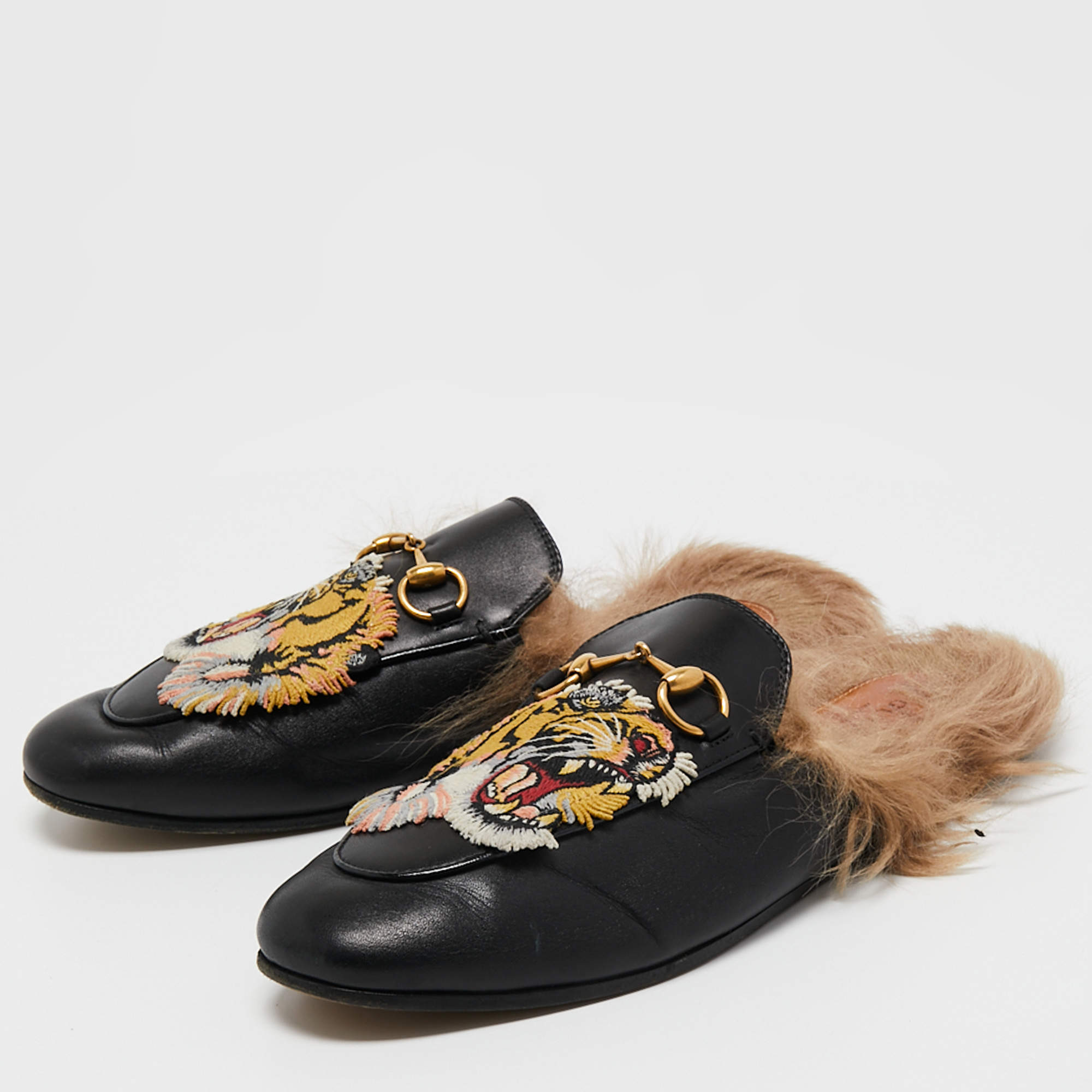 Gucci loafers hot sale fur tiger