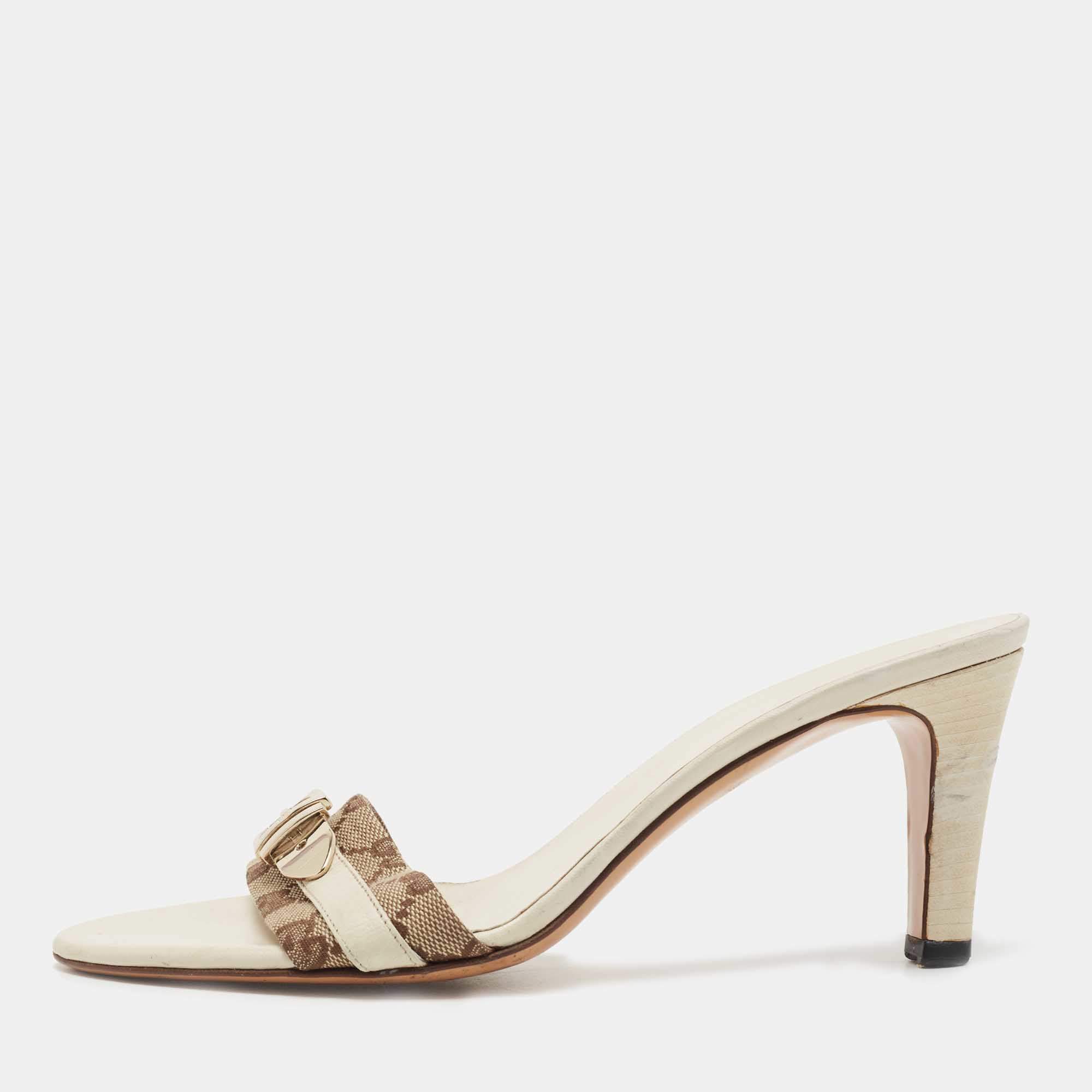 Gucci Off White Leather and GG Canvas Buckle Detail Slide Sandals Size 37