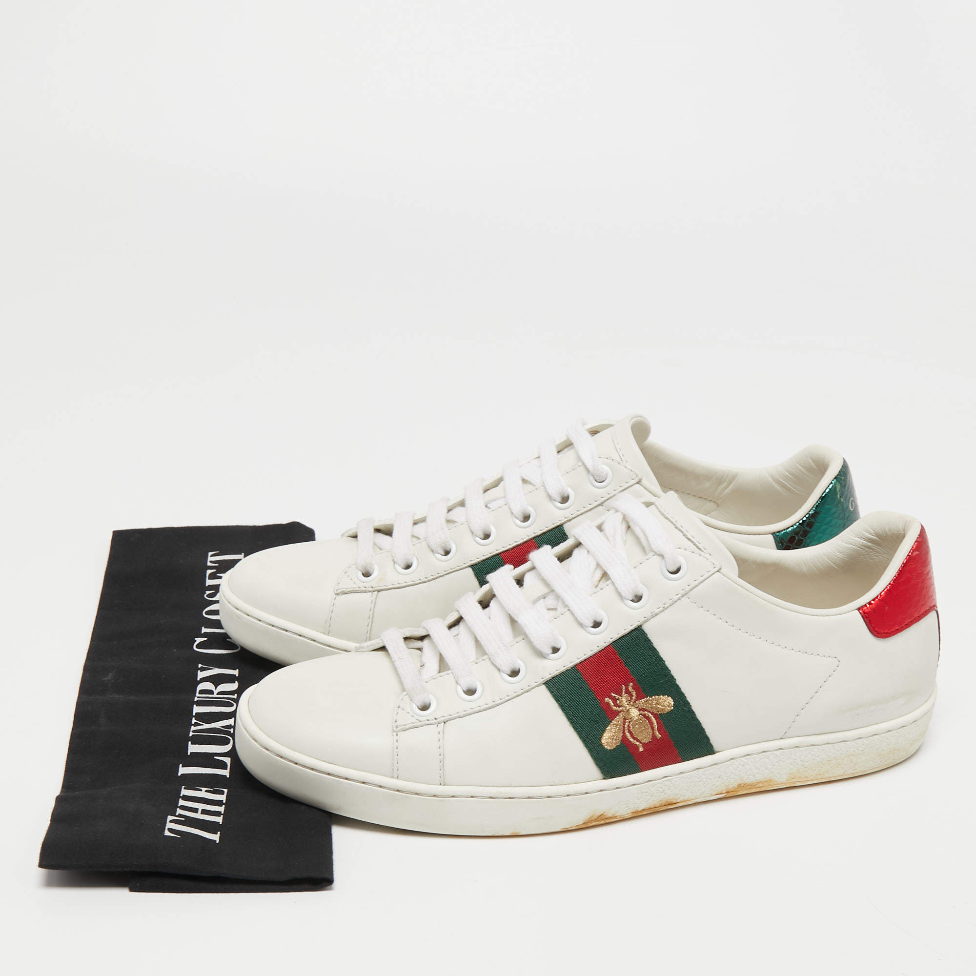 White gucci bee on sale sneakers