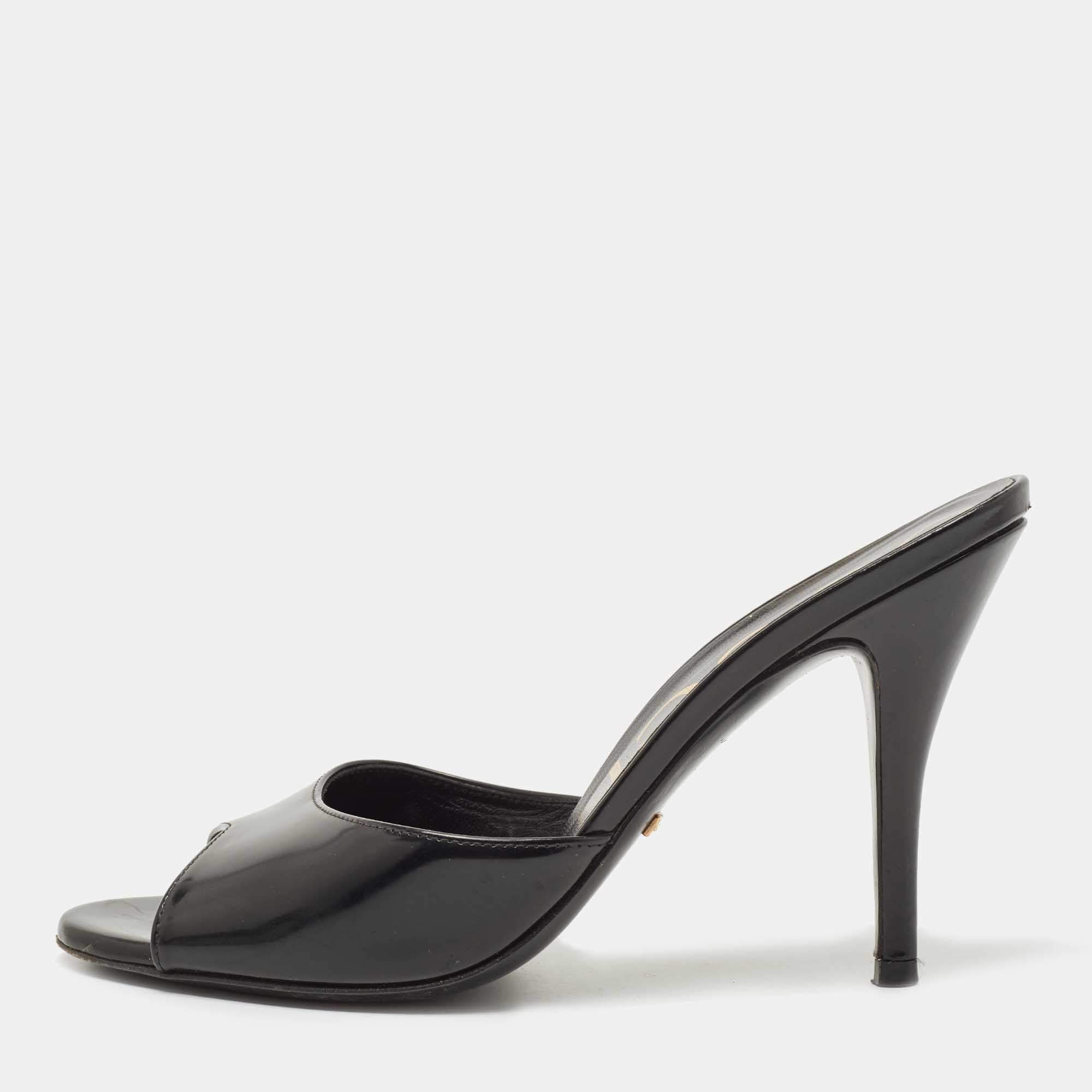 Pre Owned صندل سلايد غوتشي جلد لامع أسود مقاس 38