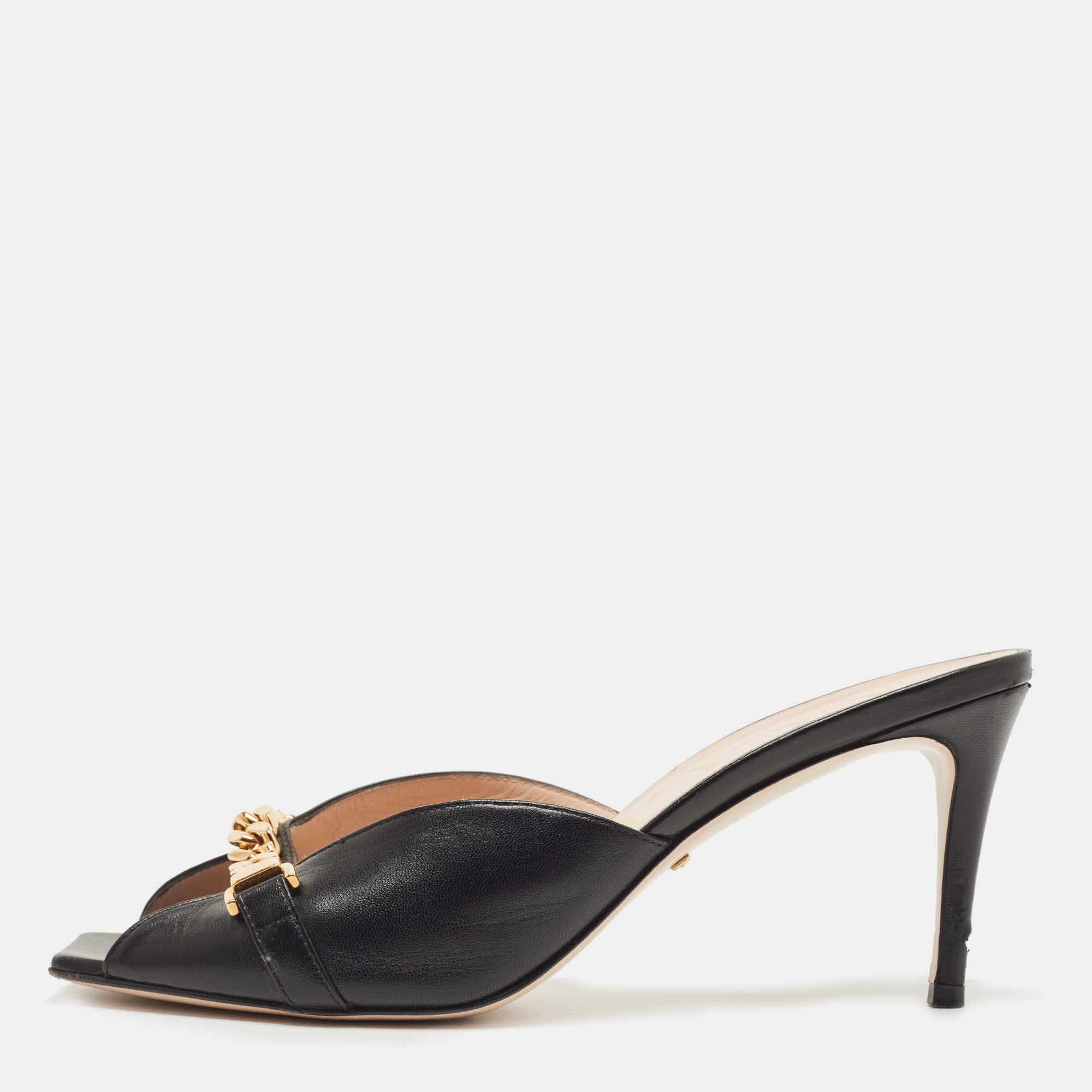 مملوكة مسبقًا Gucci Black Leather Sylvie Chain Slide Sandals Size 39.5