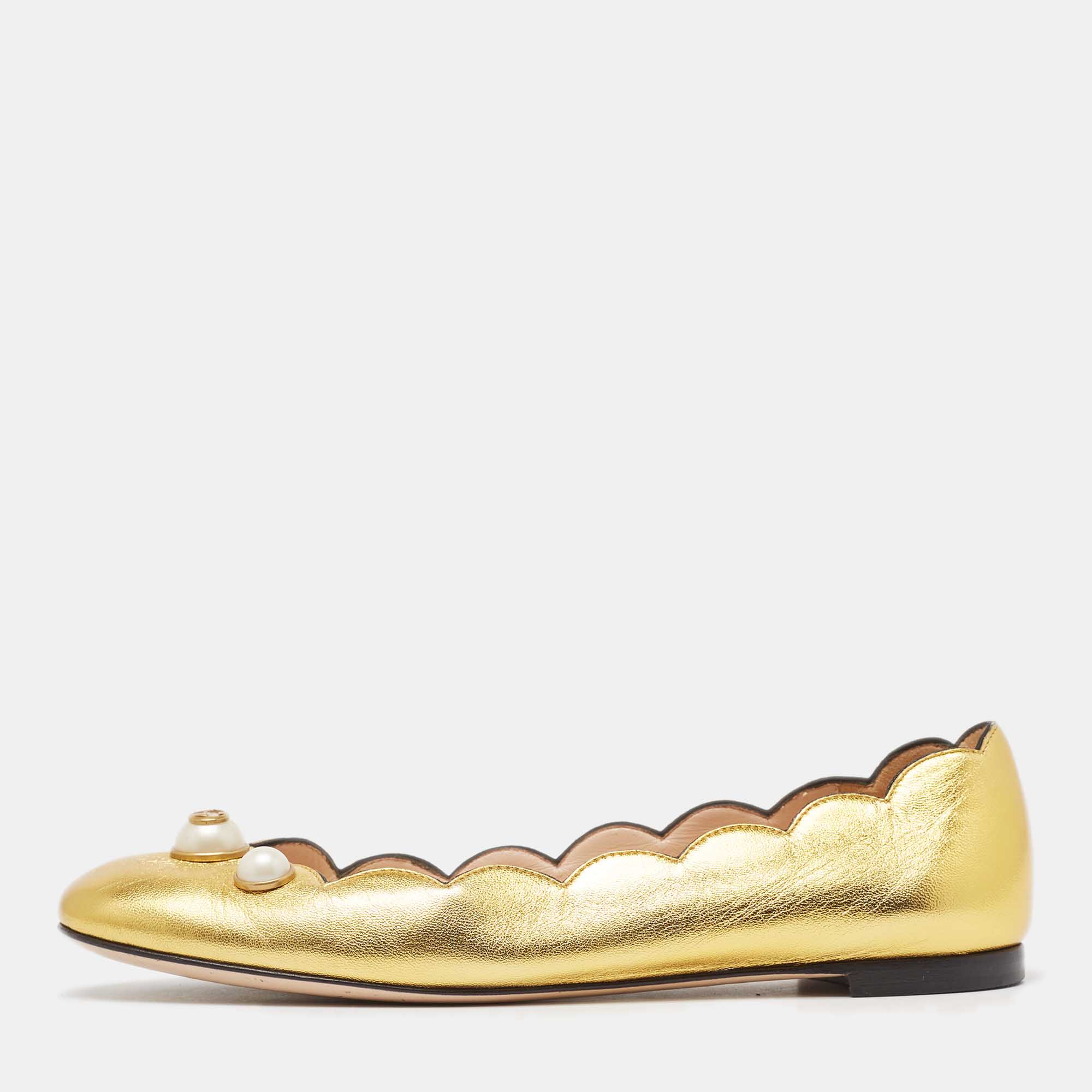 Gucci Gold Scalloped Leather Interlocking G Faux Pearl Ballet Flats Size 36