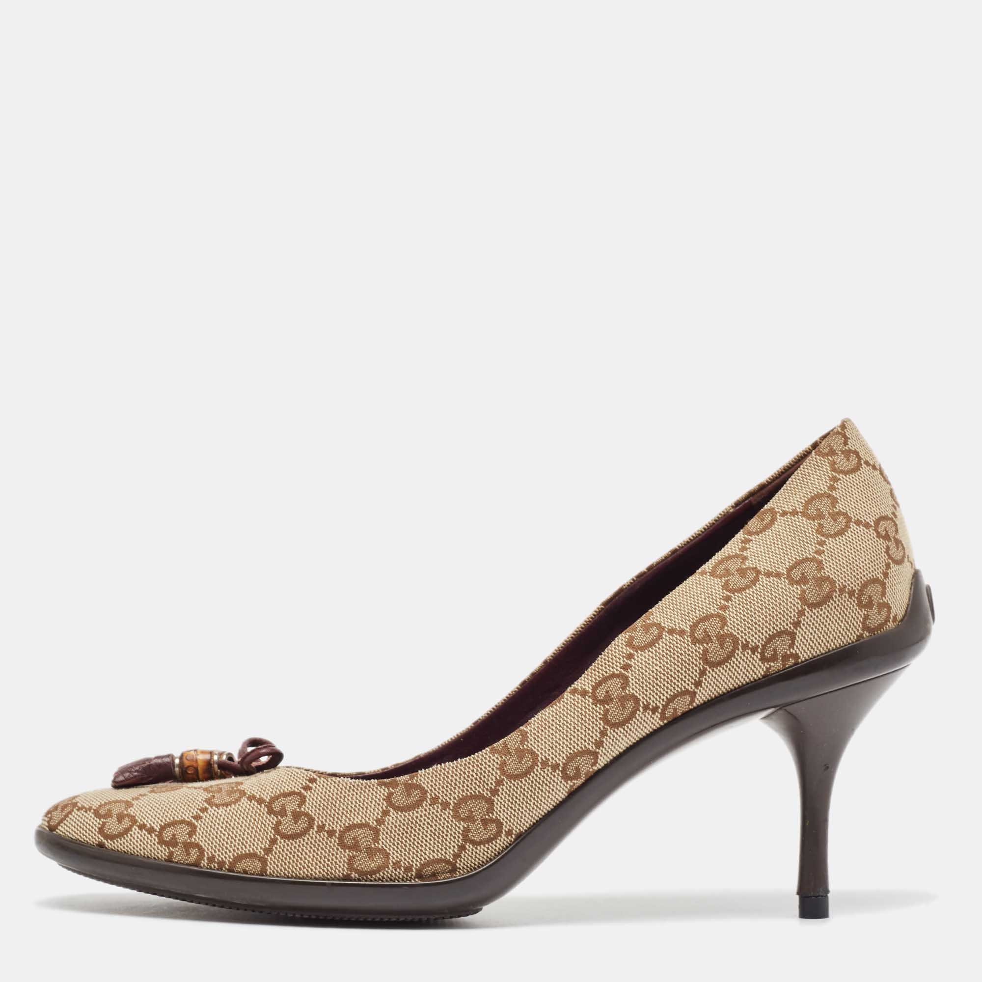 مملوكة مسبقًا Gucci Beige/Brown GG Crystal Canvas Web Bow Pumps Size 40