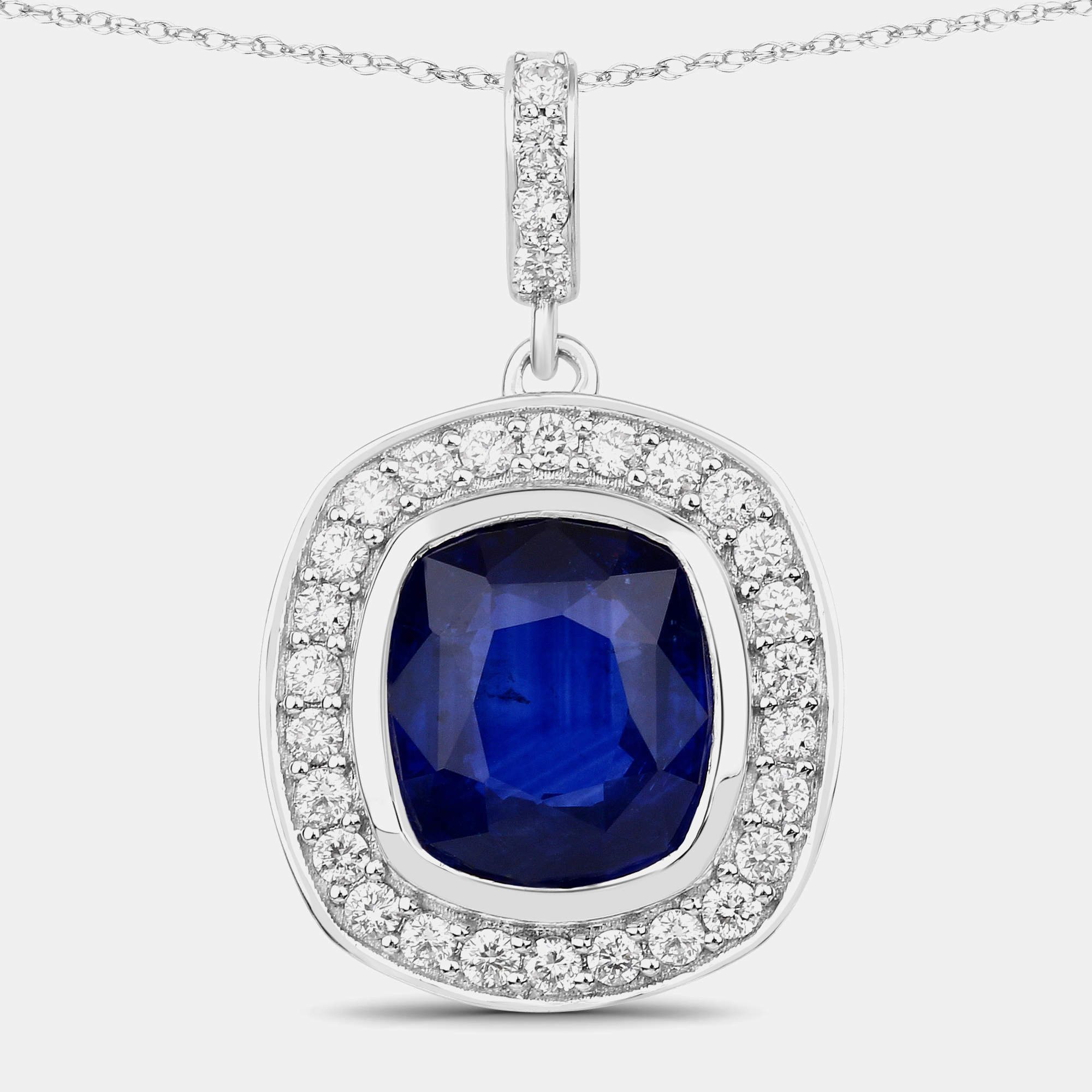 مملوكة مسبقًا 2.66 cts Ceylon Blue Sapphire and Diamond 18K White Gold Halo Pendant