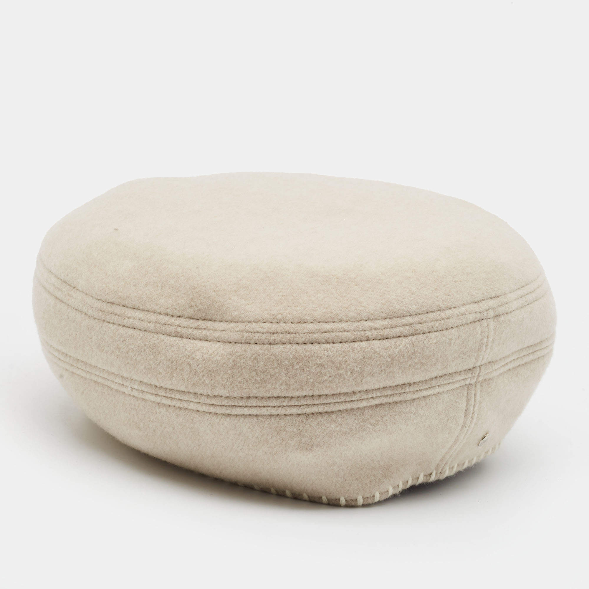 مملوكة مسبقًا Hermès Beige Cashmere Blend Saint-Honoré Point Avalon Beret Hat Size 58