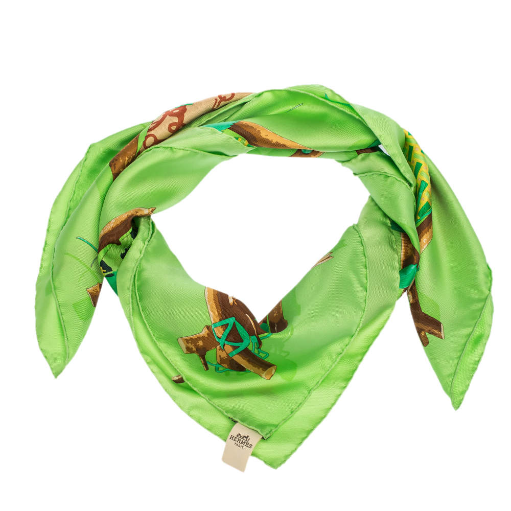 Pre Owned Hermes Green Le Robinson Chic Silk Square Scarf 
