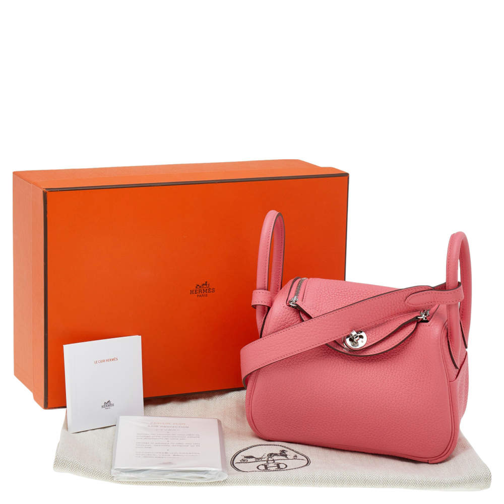 HERMÈS Lindy 26 shoulder bag in Rose Azalee Clemence leather with