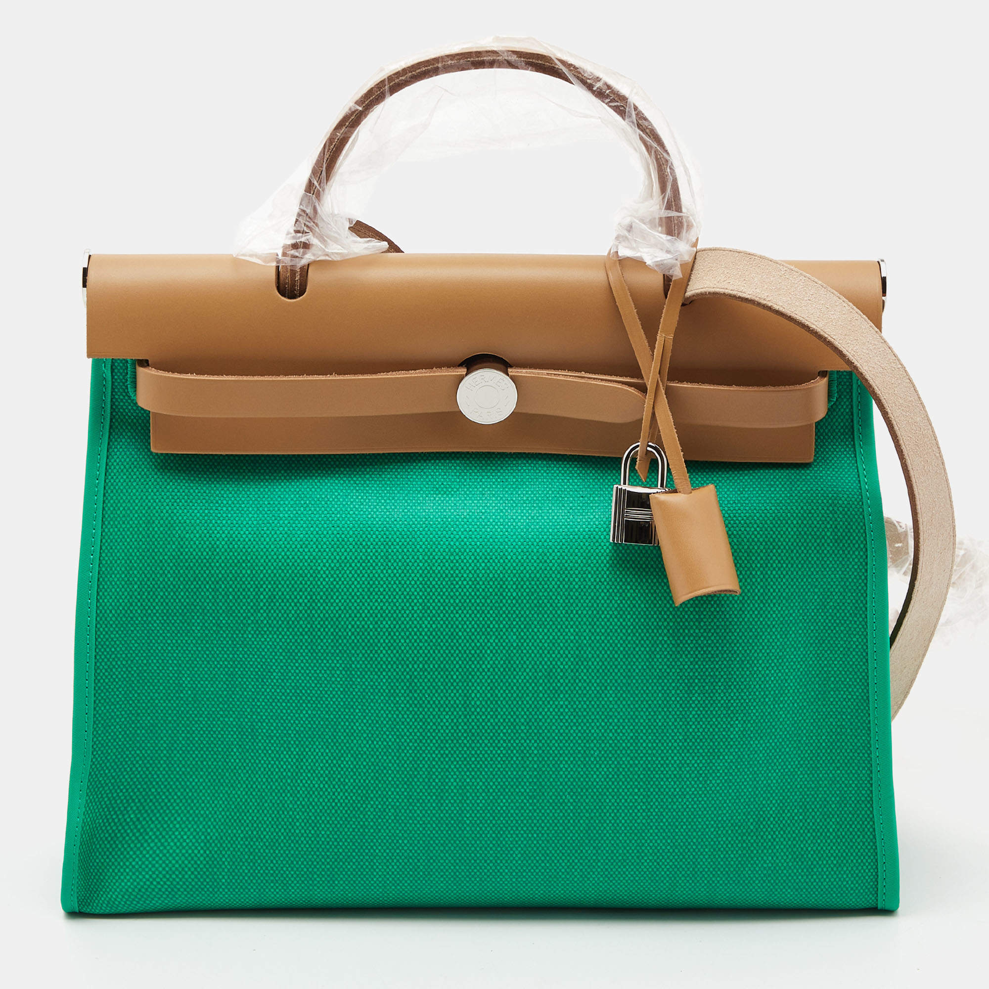 مملوكة مسبقًا Hermès Menthe/Natural Toile H Berline Canvas and Leather Herbag Zip 31 Bag