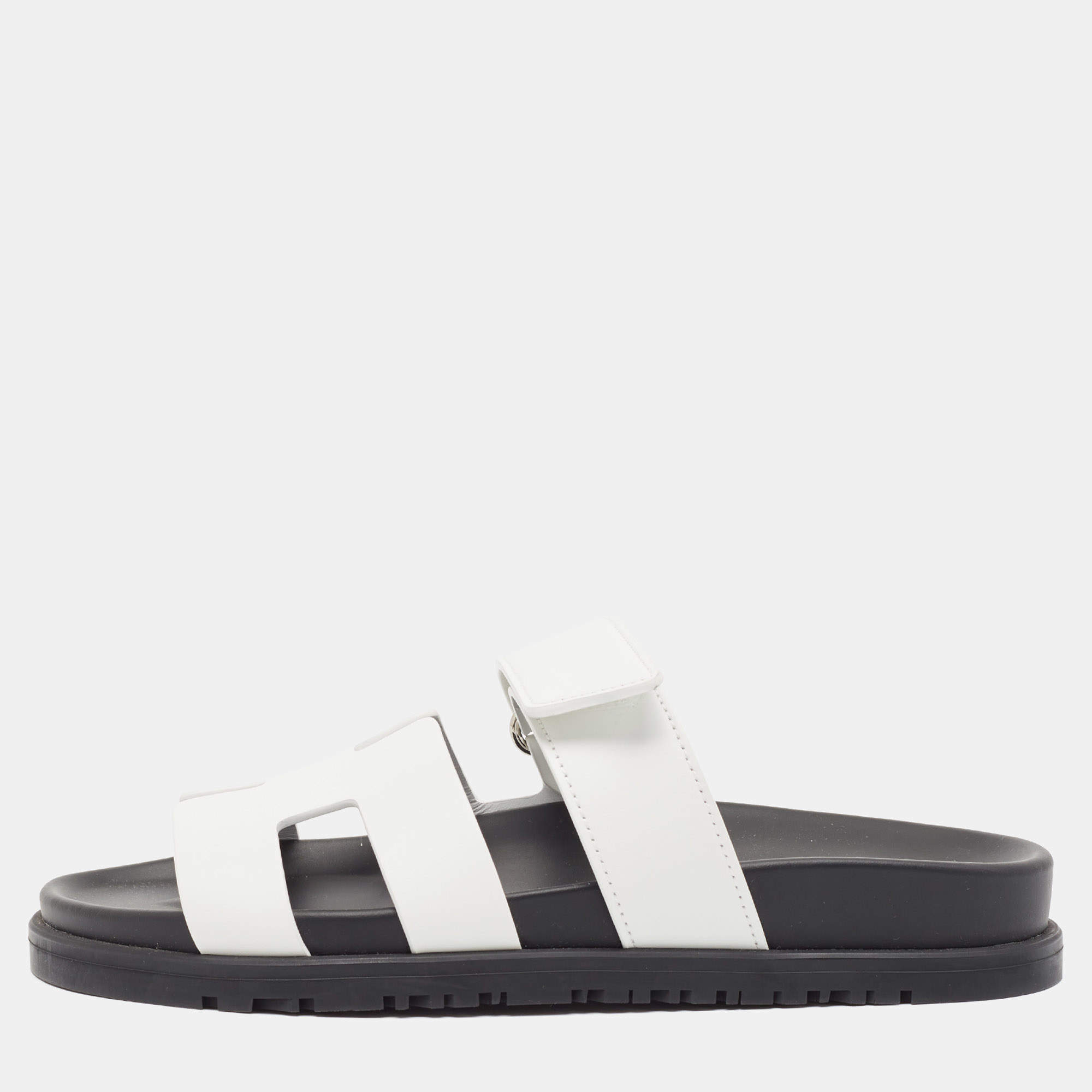 Pre Owned Hermes White Leather Chypre Sandals Size 35.5
