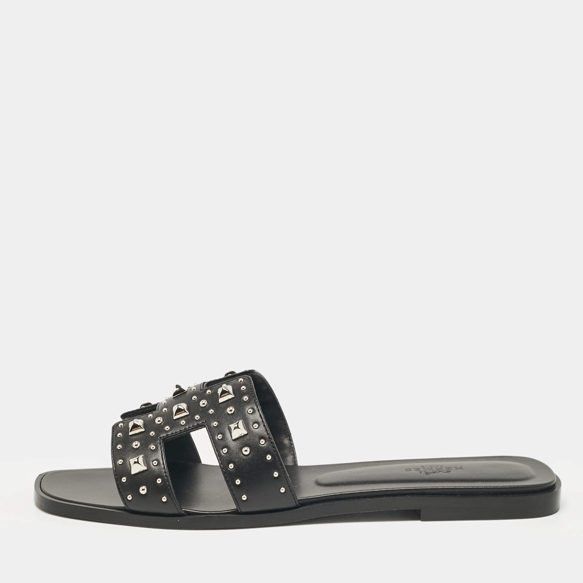 Pre Owned Hermes Black Leather Studded Oran Flat Slides Size 40.5