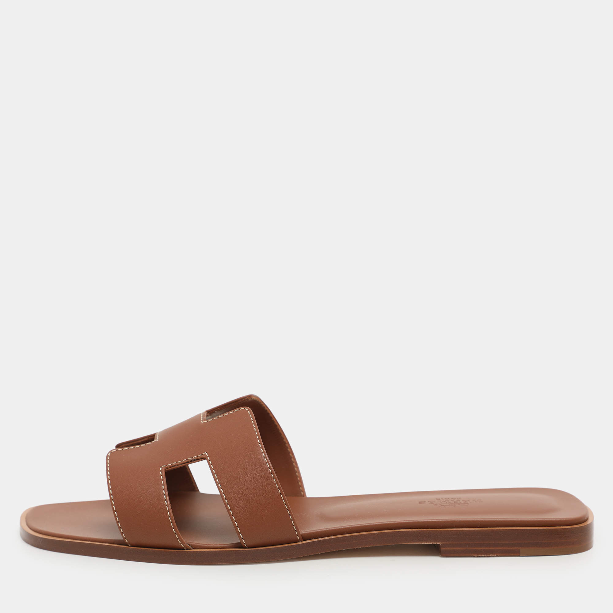 مملوكة مسبقًا Hermes Gold Leather Oran Flat Sandals Size 40.5