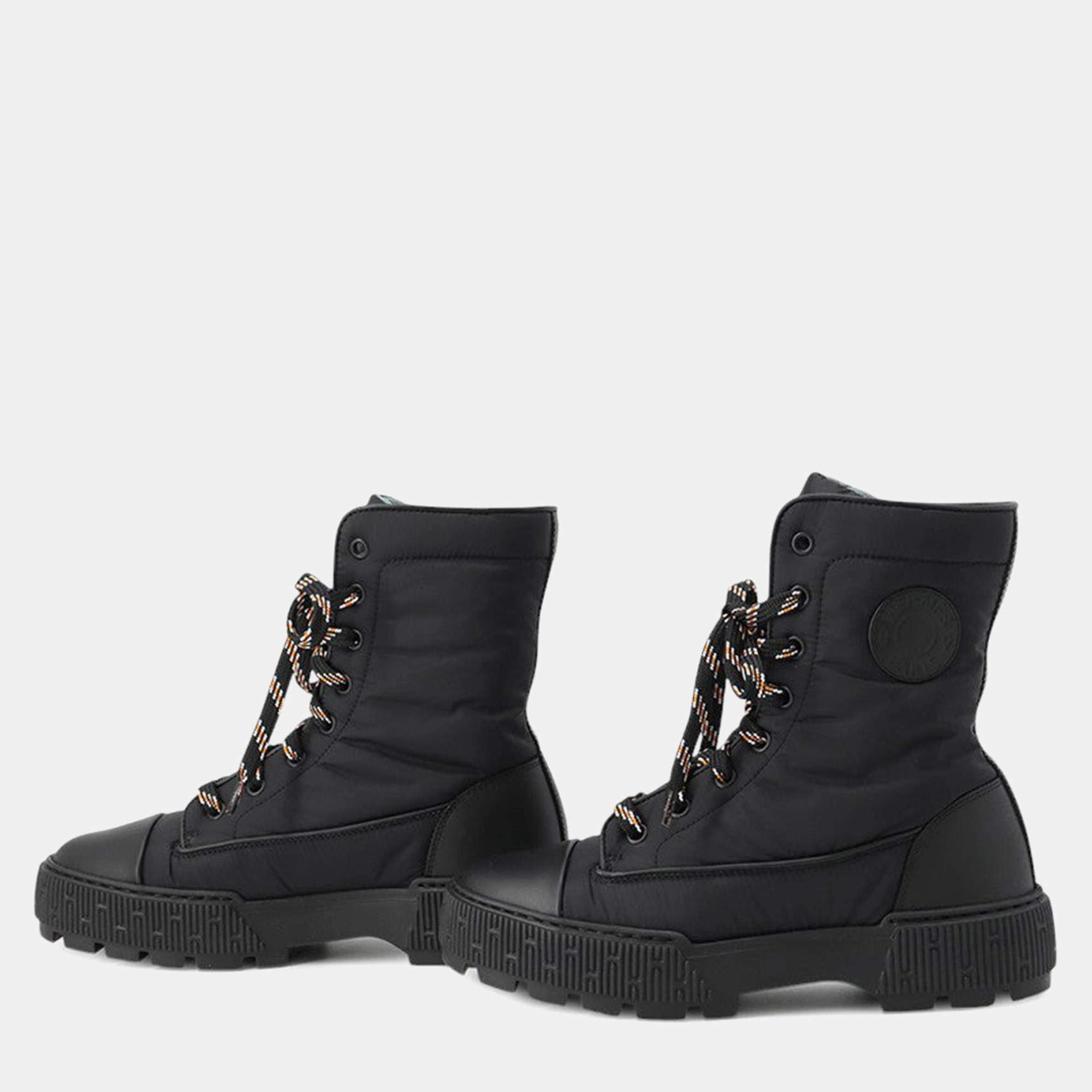 Pre Owned حذاء بوت قصير هيرميس جلد عجل نابا أسود منعش مقاس 36 ونصف