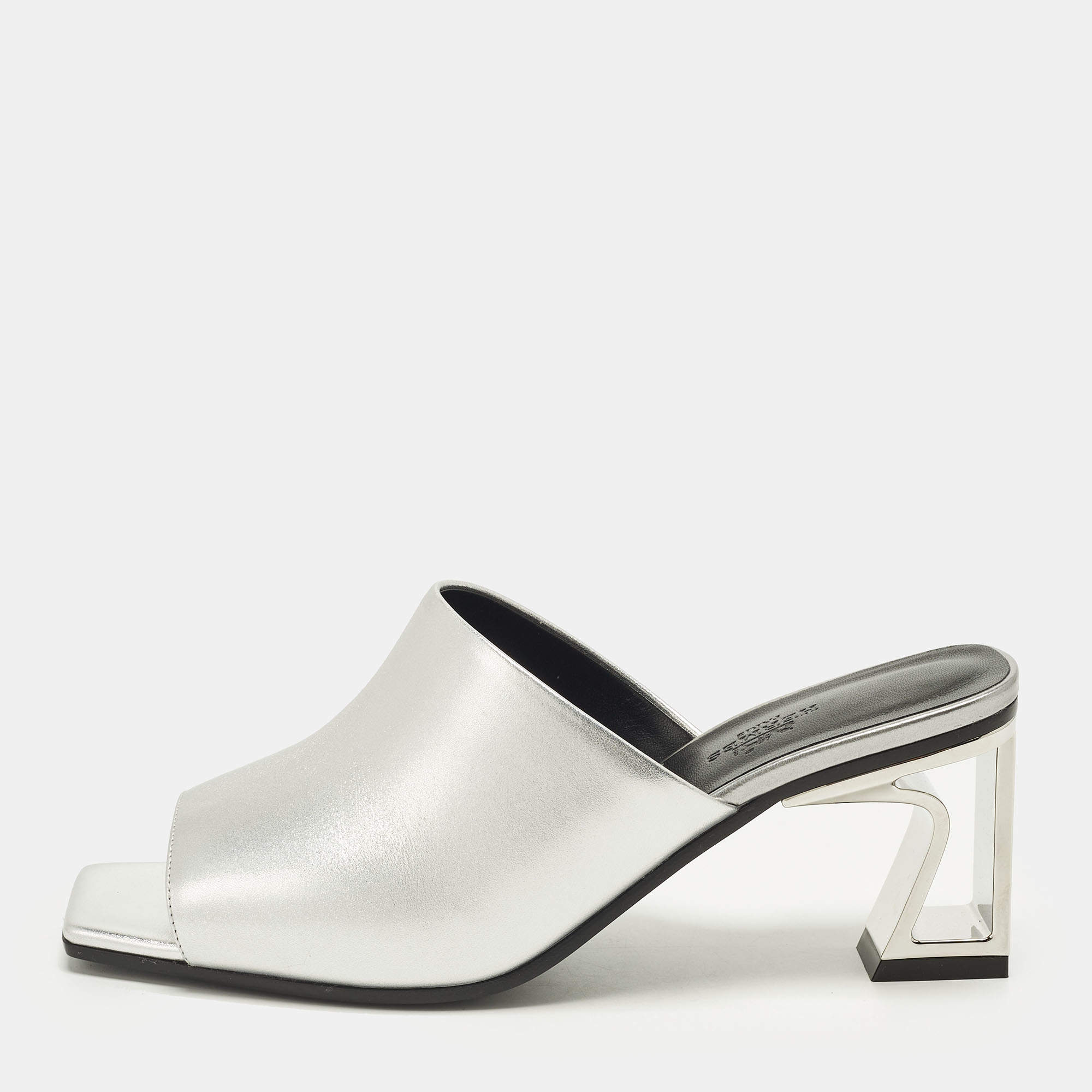 مملوكة مسبقًا Hermes kylie Size 39 Silver Leather Slide Sandals