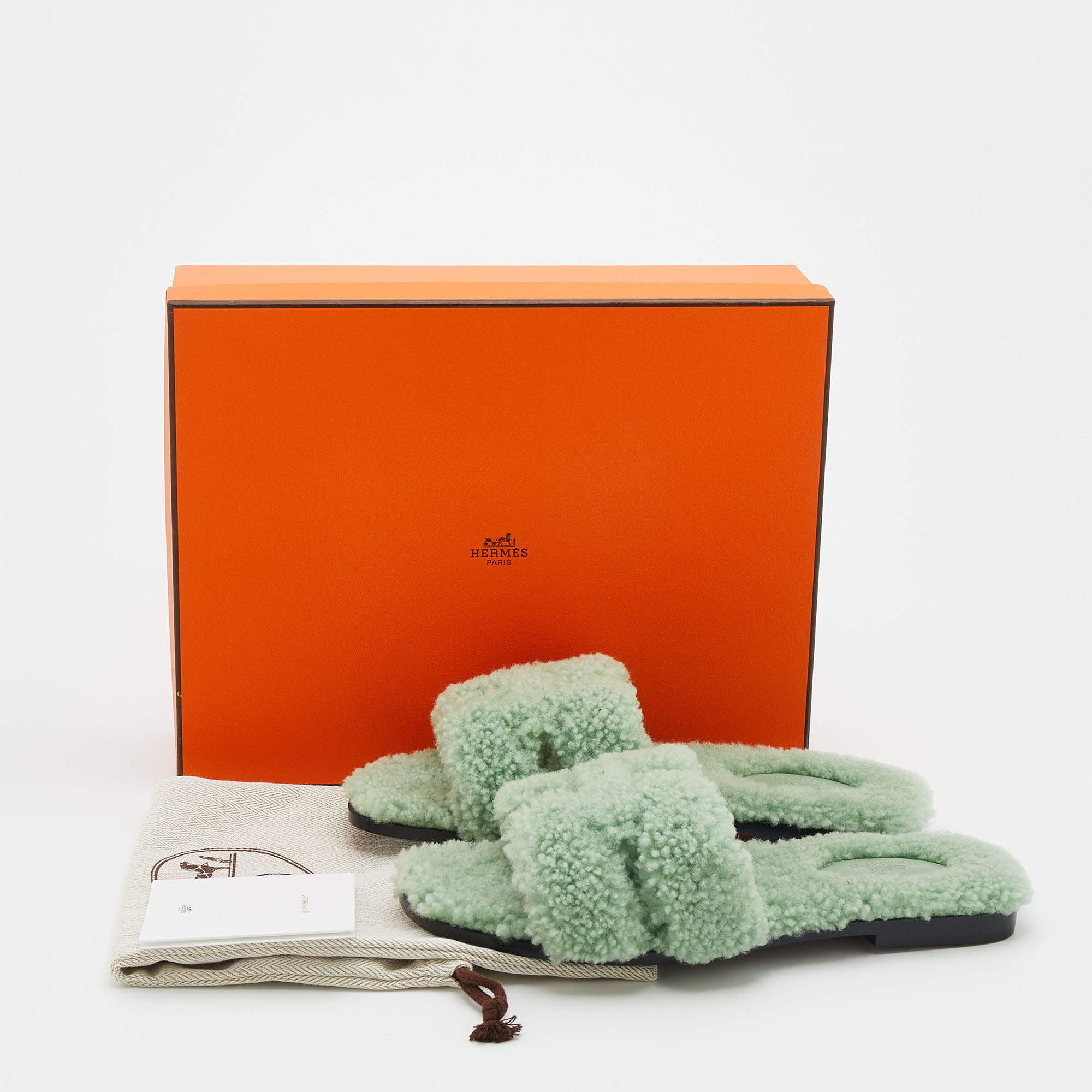 Hermès Hermes Oran Slip-On Flat Sandals in Mint Green Leather ref.641115 -  Joli Closet