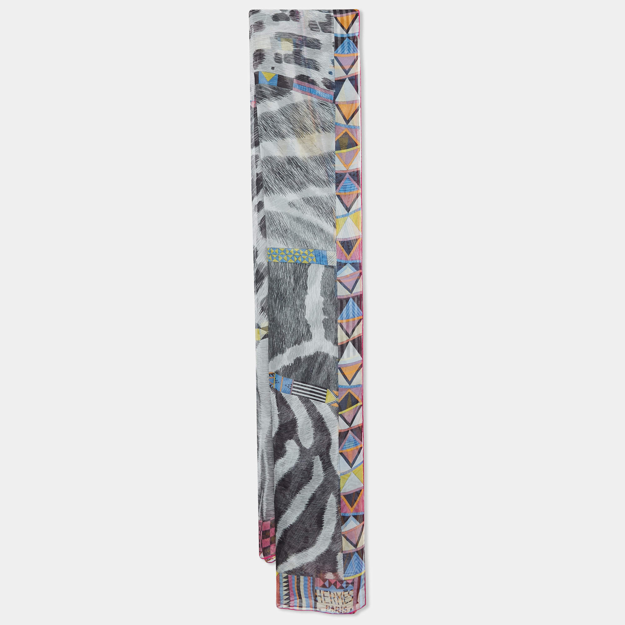 مملوكة مسبقًا Hermès Grey Printed Silk Pelages et Camouflage Mousseline Stole