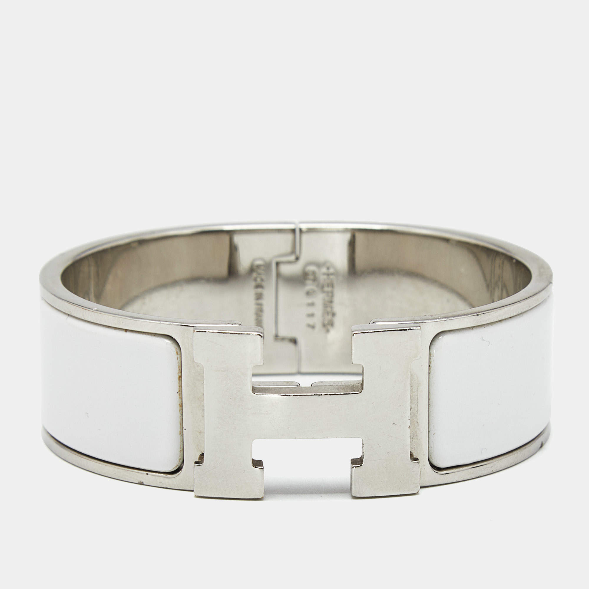 Pre Owned Hermes Clic Clac H White Enamel Palladium Plated Bracelet 