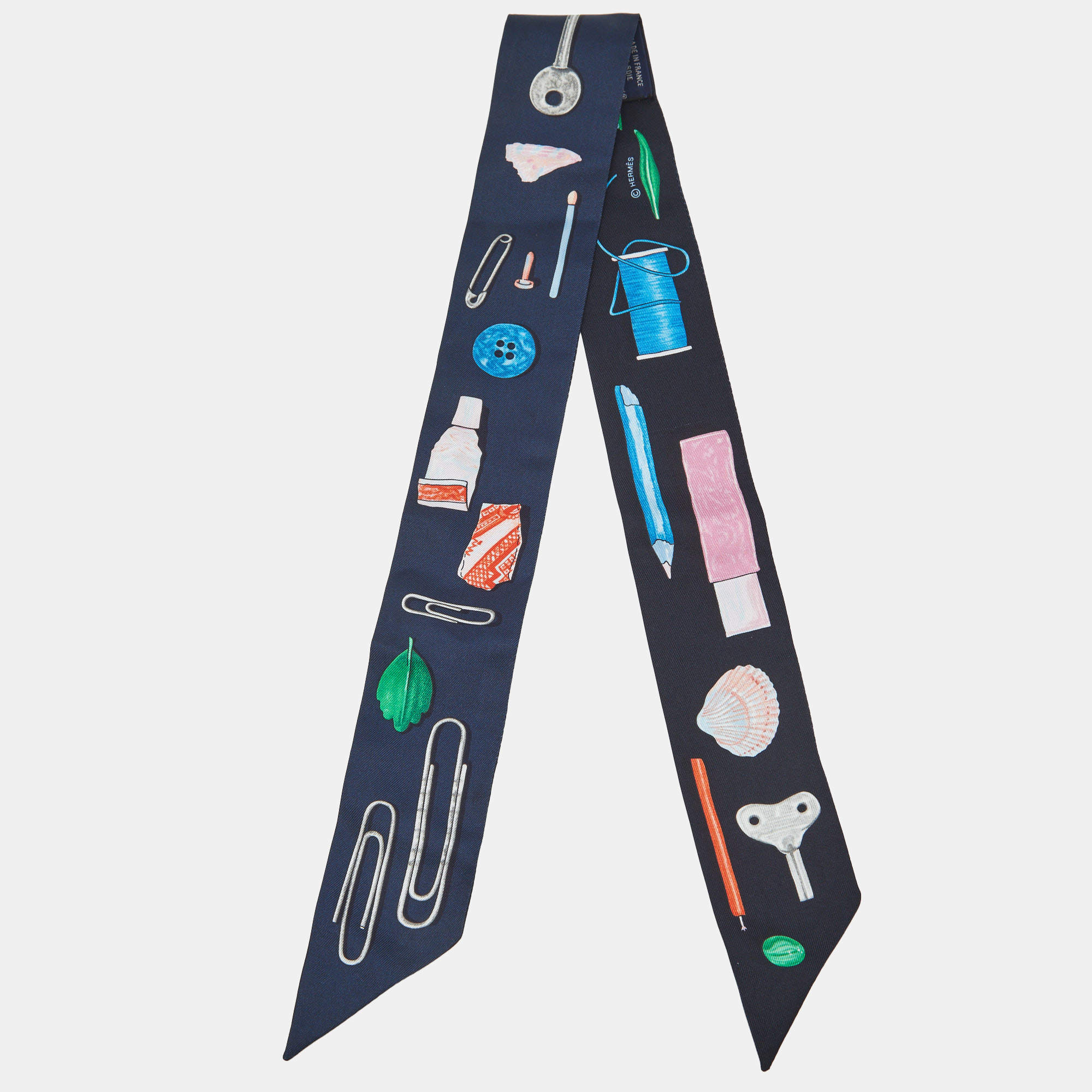 Pre Owned Hermès Marine /Vert Vif Silk In the Pocket Twilly