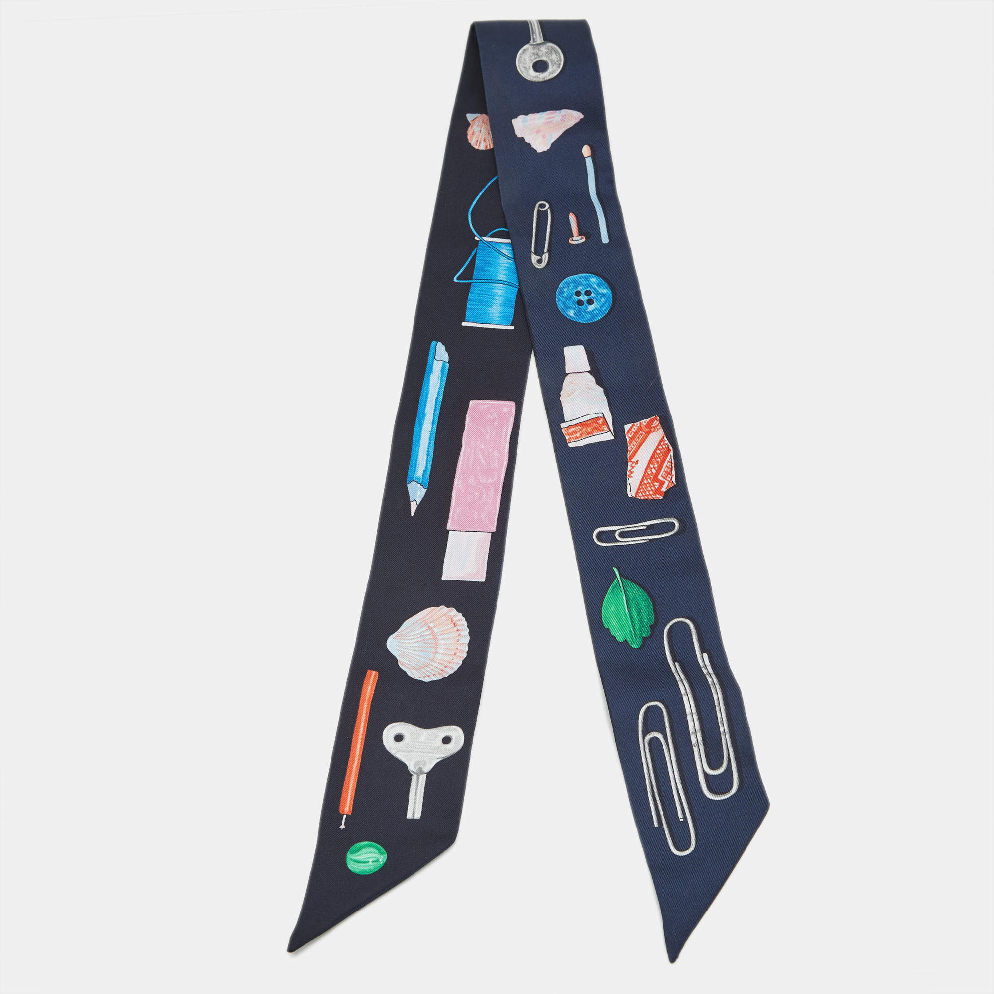 Pre Owned Hermès Marine /Vert Vif Silk In the Pocket Twilly