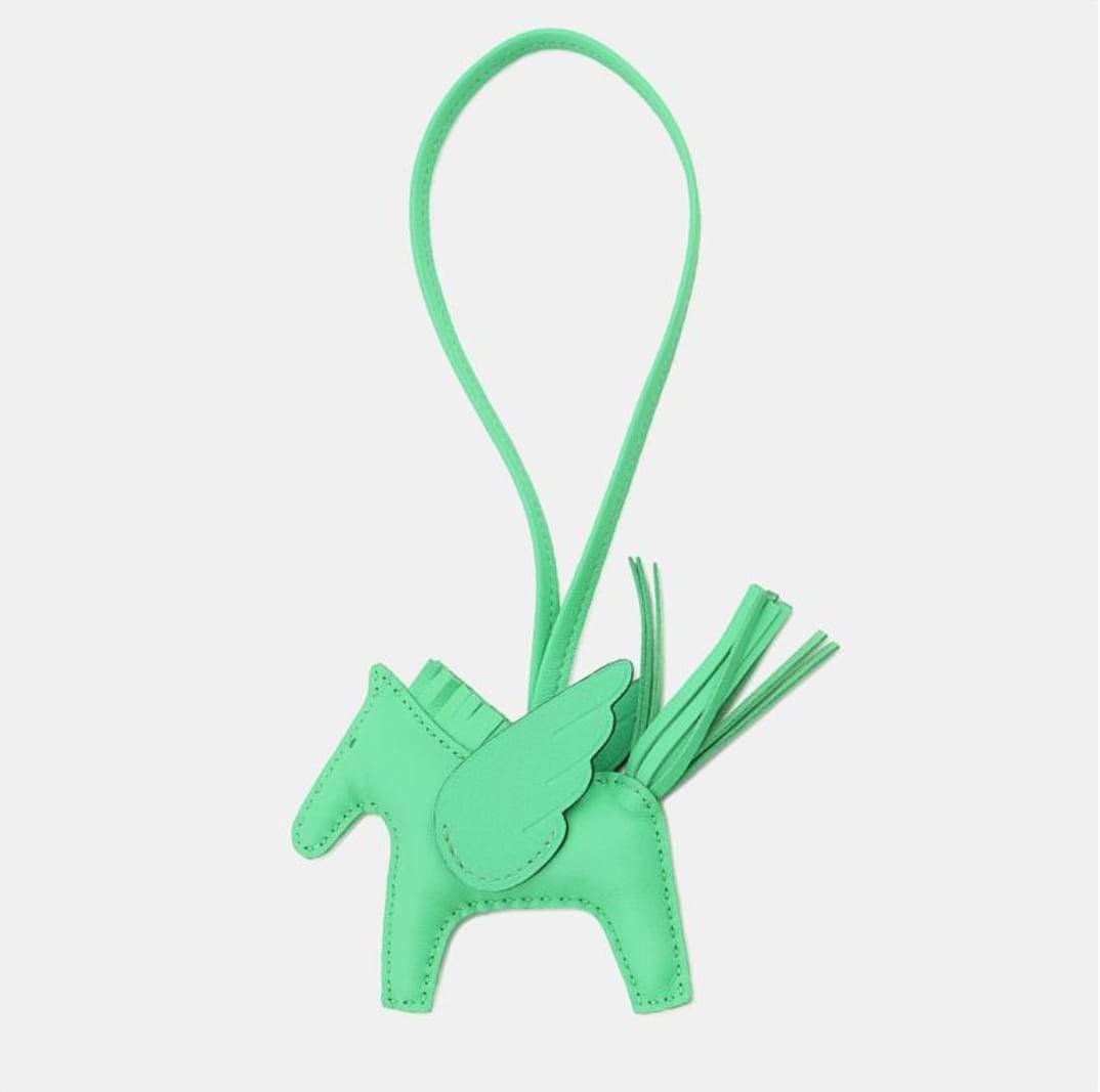 Pre Owned Hermes Rodeo Pegasus Vertcomic Lambskin Size Pm