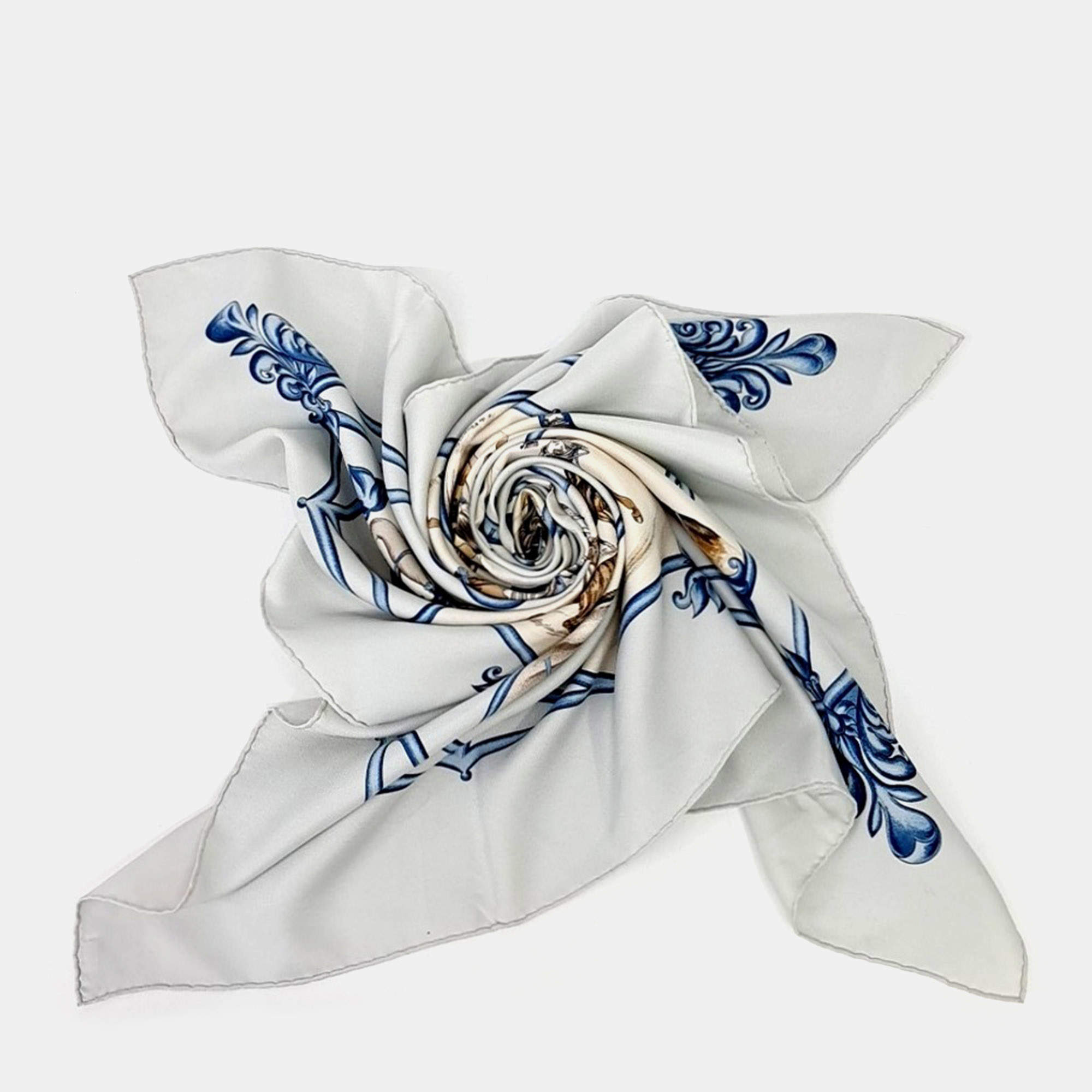 Pre Owned Hermès Multicolor silk scarf