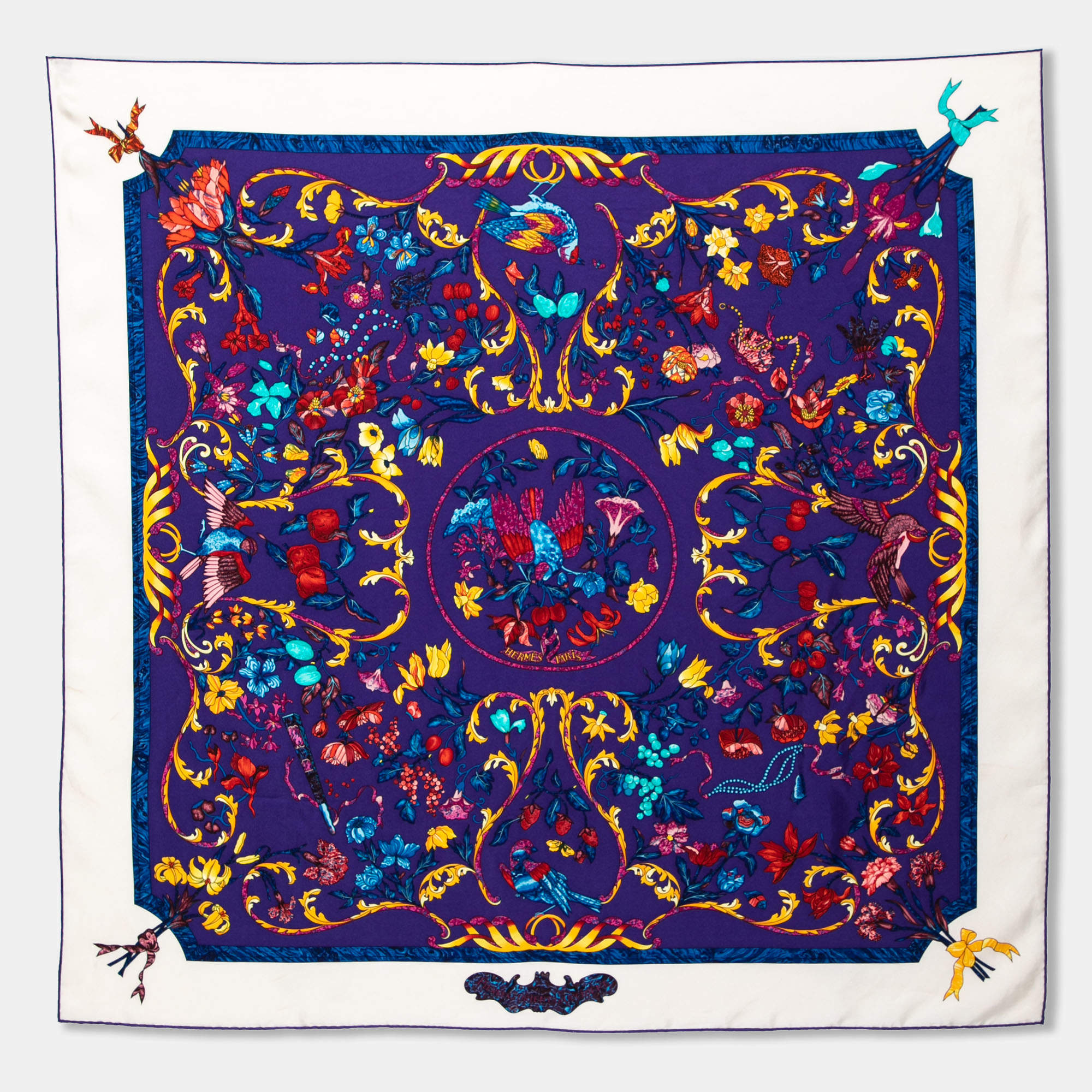 Pre Owned Hermès Purple Pierres D'Orient et D'Occident Silk Scarf 