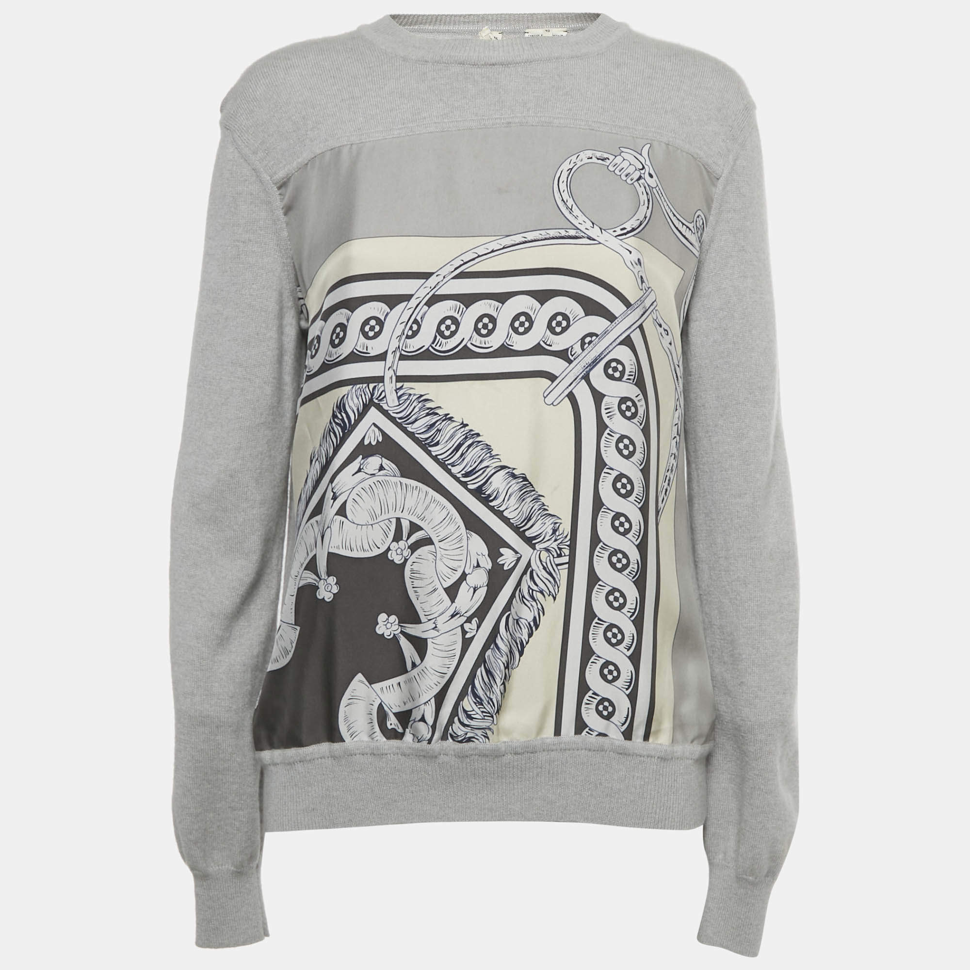 مملوكة مسبقًا سويت شيرت هيرمس كشمير وحرير بطبعة رمادية ياقة دائرية مقاس متوسط