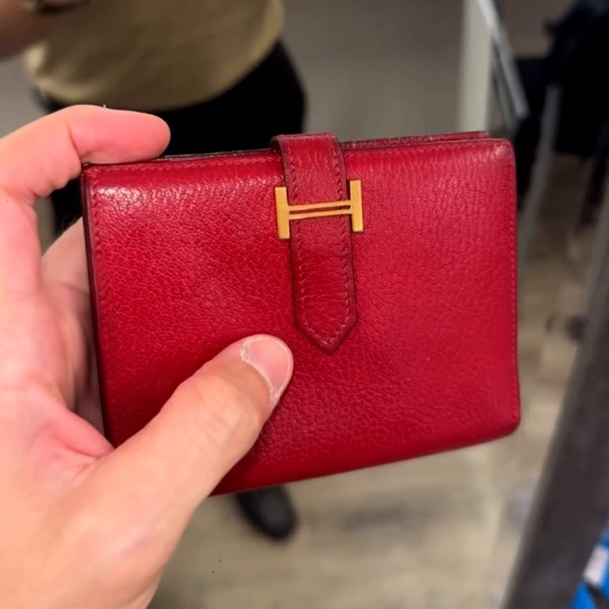 مملوكة مسبقًا Hermes Rouge Casaque Chevre Bearn Compact Wallet