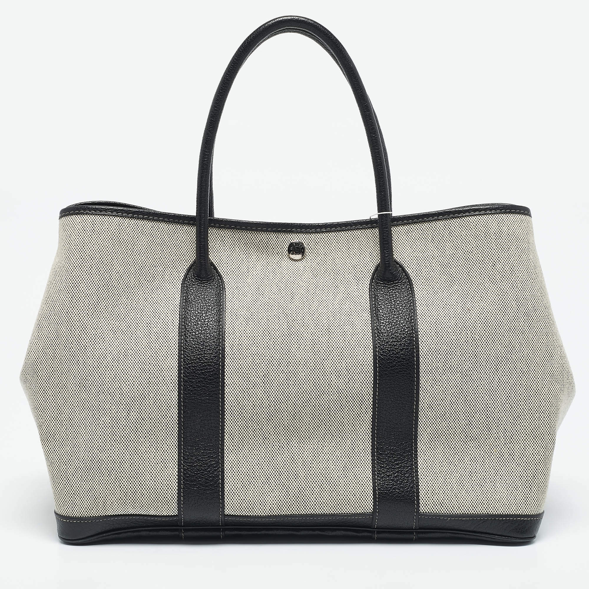 Pre Owned Hermès Ecru/Noir Toile and Buffalo Skipper Leather Garden Party 36 Bag