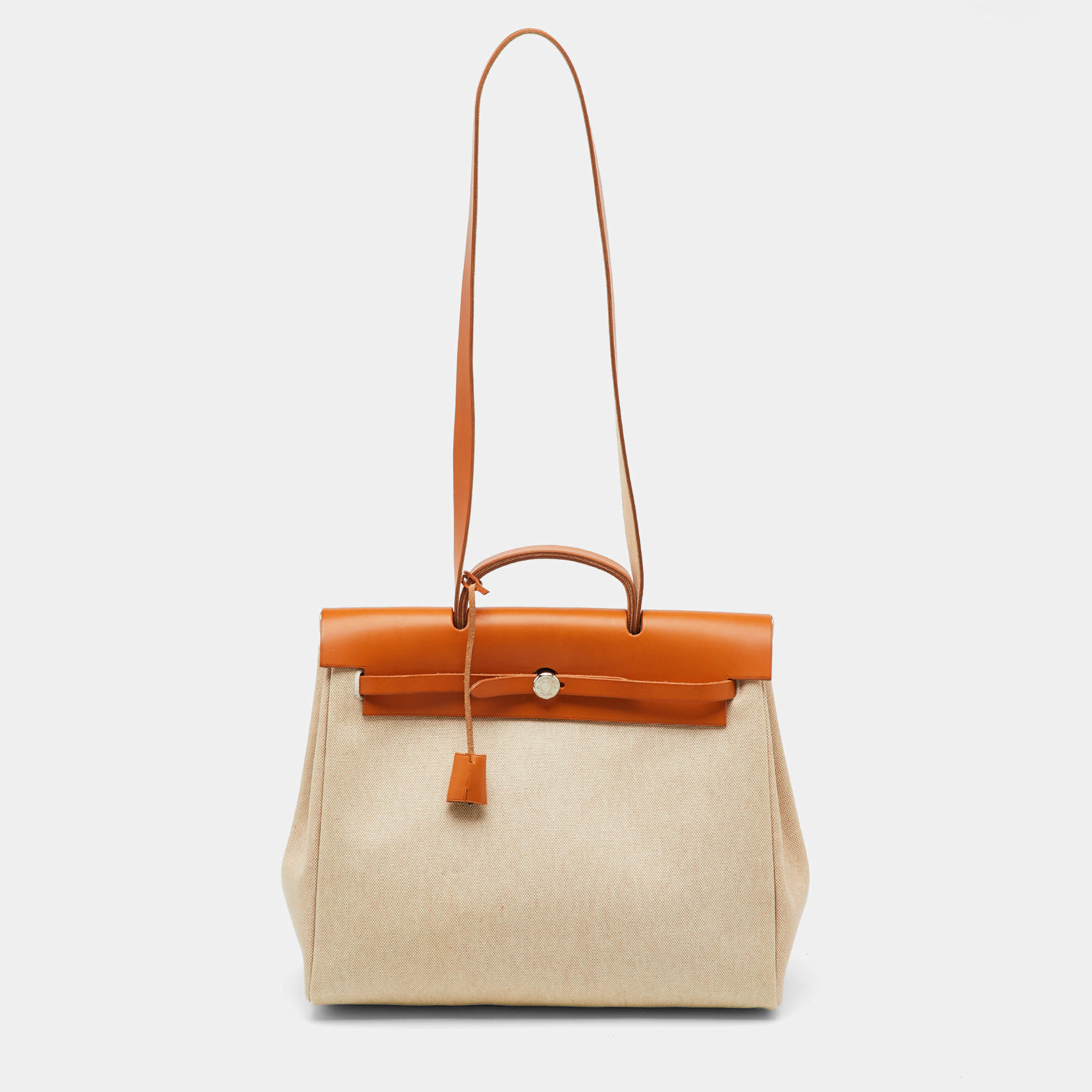 مملوكة مسبقًا حقيبة هيرميس هيرباج 39 قماش تويل باللون الخاكي الطبيعي وجلد فاش