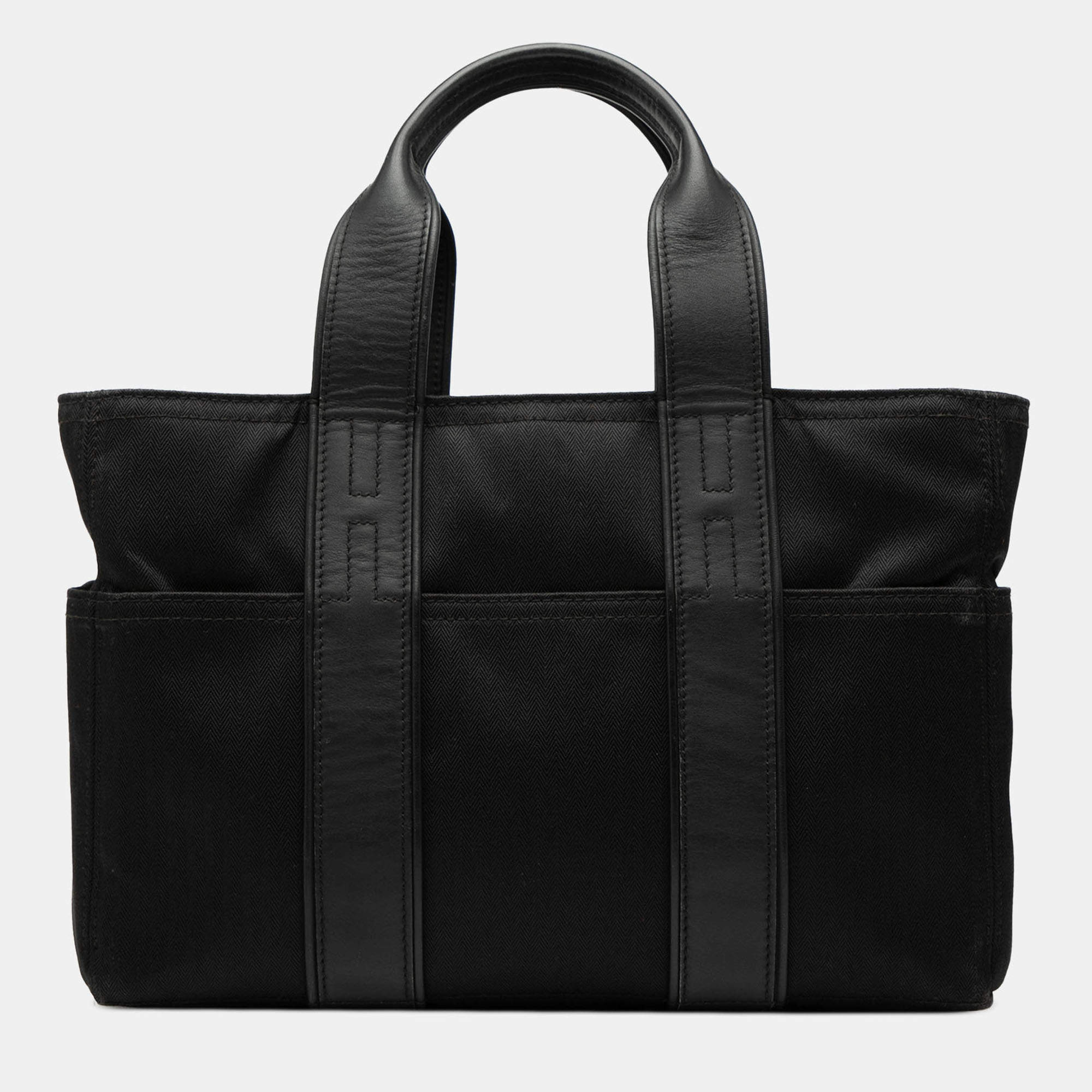 مملوكة مسبقًا Hermes Black Toile Acapulco PM