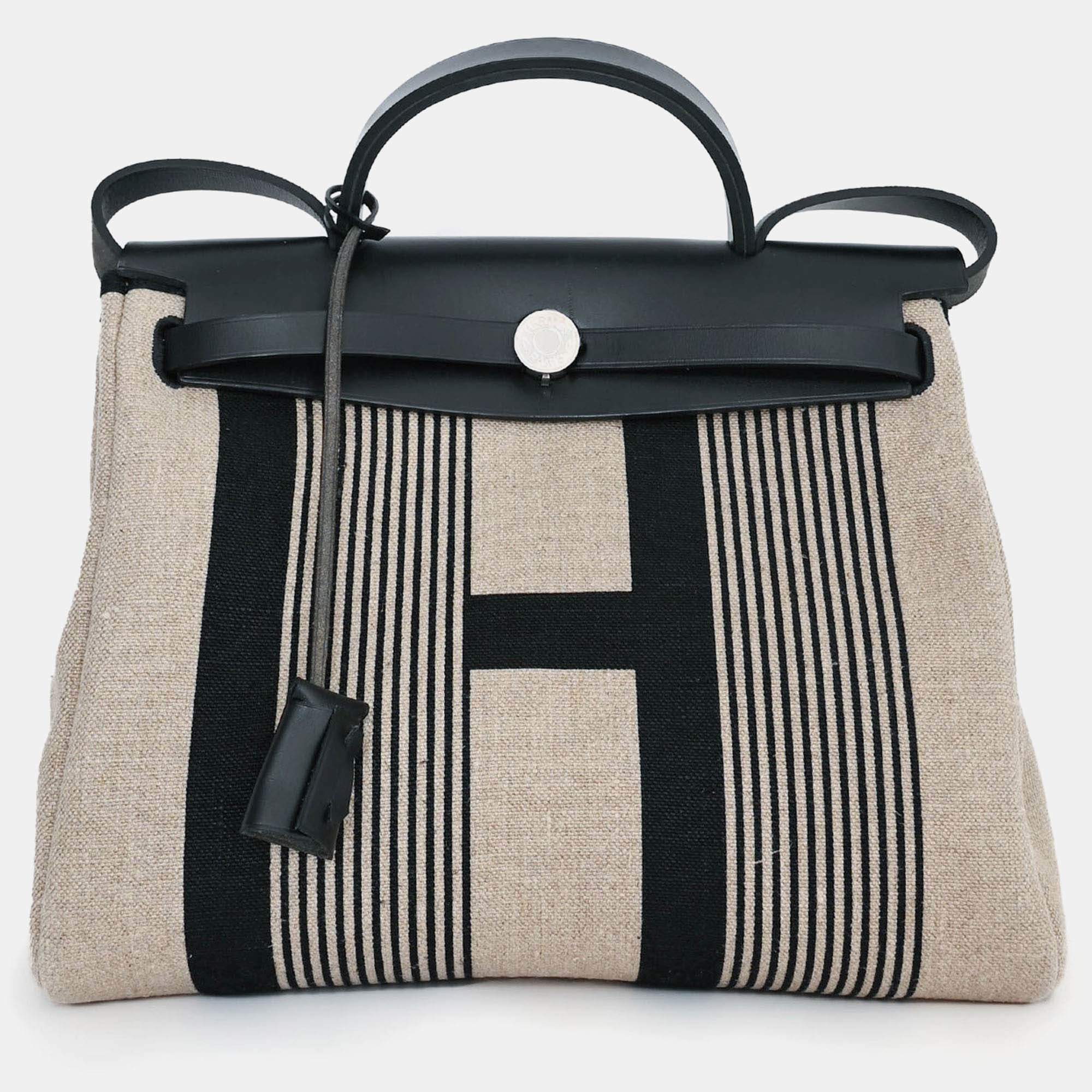 مملوكة مسبقًا هيرمس 2020 كريمي/أسود تويلي H فيبريشن هيرباج زيب 31 مع حقيبة صغيرة