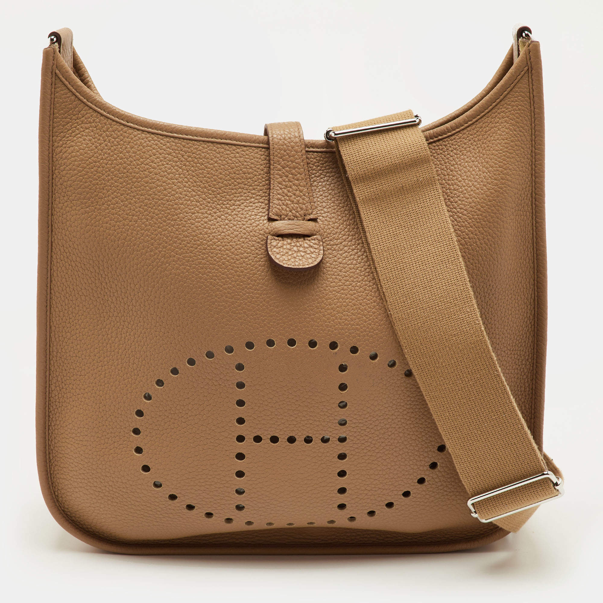 مملوكة مسبقًا Hermes Evelyne III GM Biscuit Taurillon Clemence Leather Bag