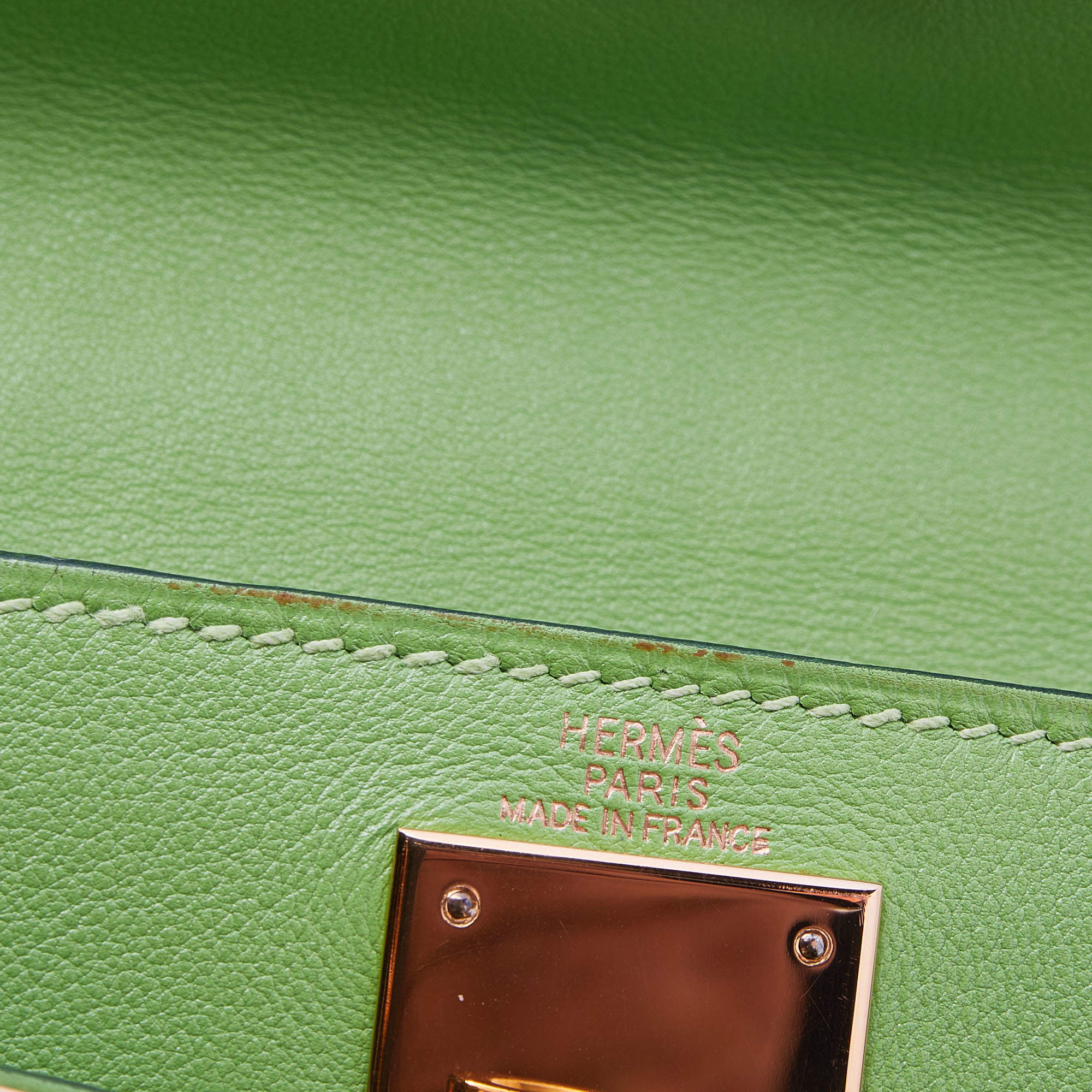 Hermès Kelly Vert Olive Barenia and Ecru Toile Retourne 32 Gold Hardware, 2002 (Very Good), Green Womens Handbag