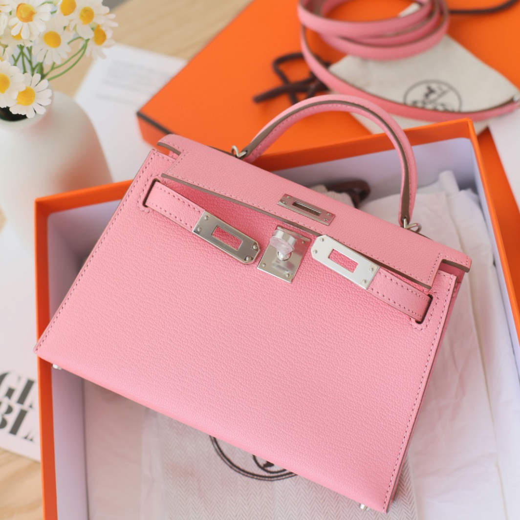 Hermes Mini Kelly II 20 Rose Sakura & Gris Perle Chèvre Gold Hardware Bag –  MAISON de LUXE