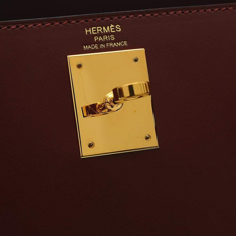 Hermes Kelly Bag Size 28 Epsom Leather in Gold Color with Silk Twilly Scarf  Petit H and Rodeo Bag Charm Stock Photo - Image of hermeslover, luxury:  113482908